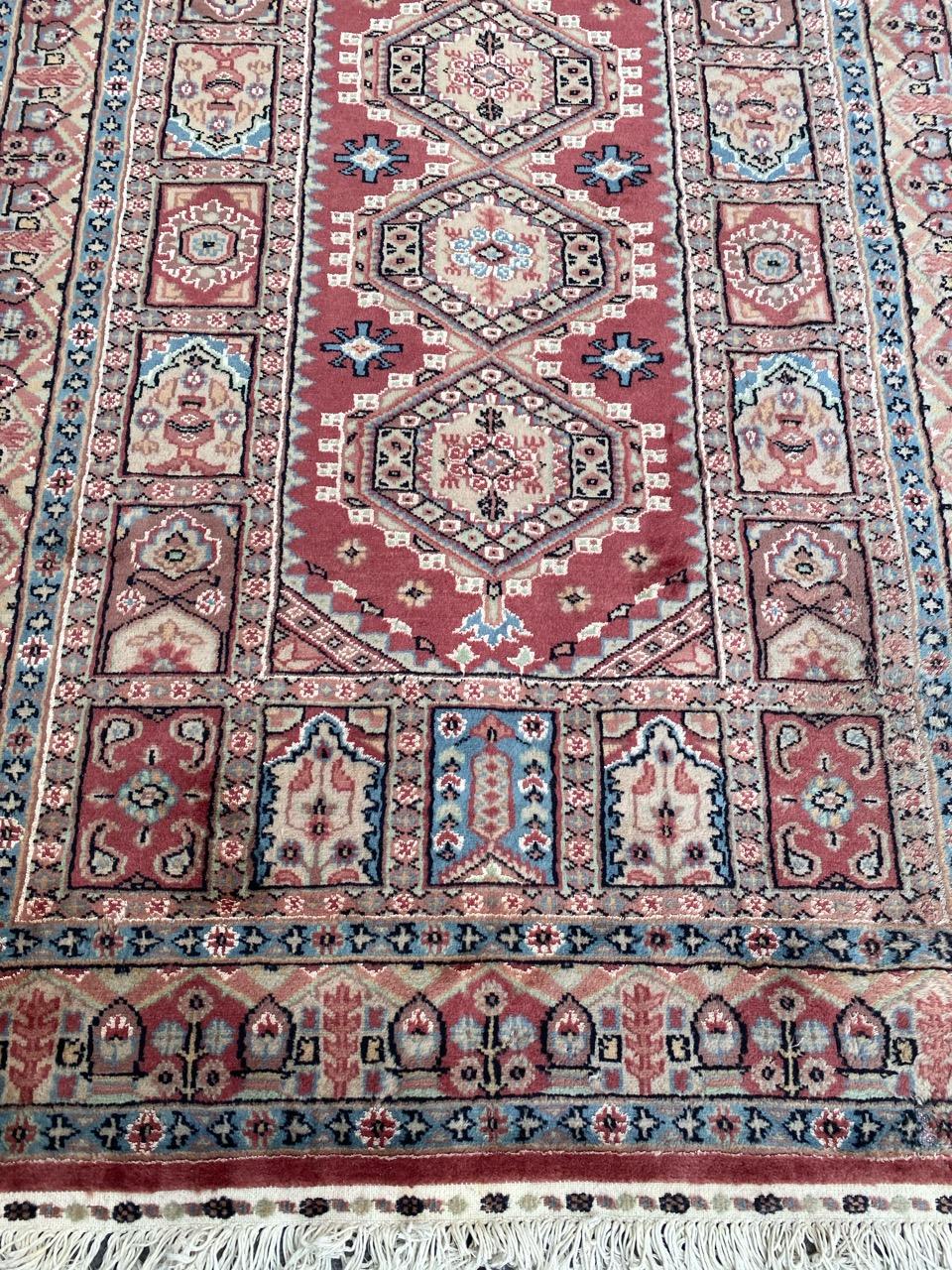 Nice little late 20th century rug from Karachi Pakistan, with beautiful Persian design and nice colors, entirely hand knotted with and silk velvet on cotton foundation.

✨✨✨
