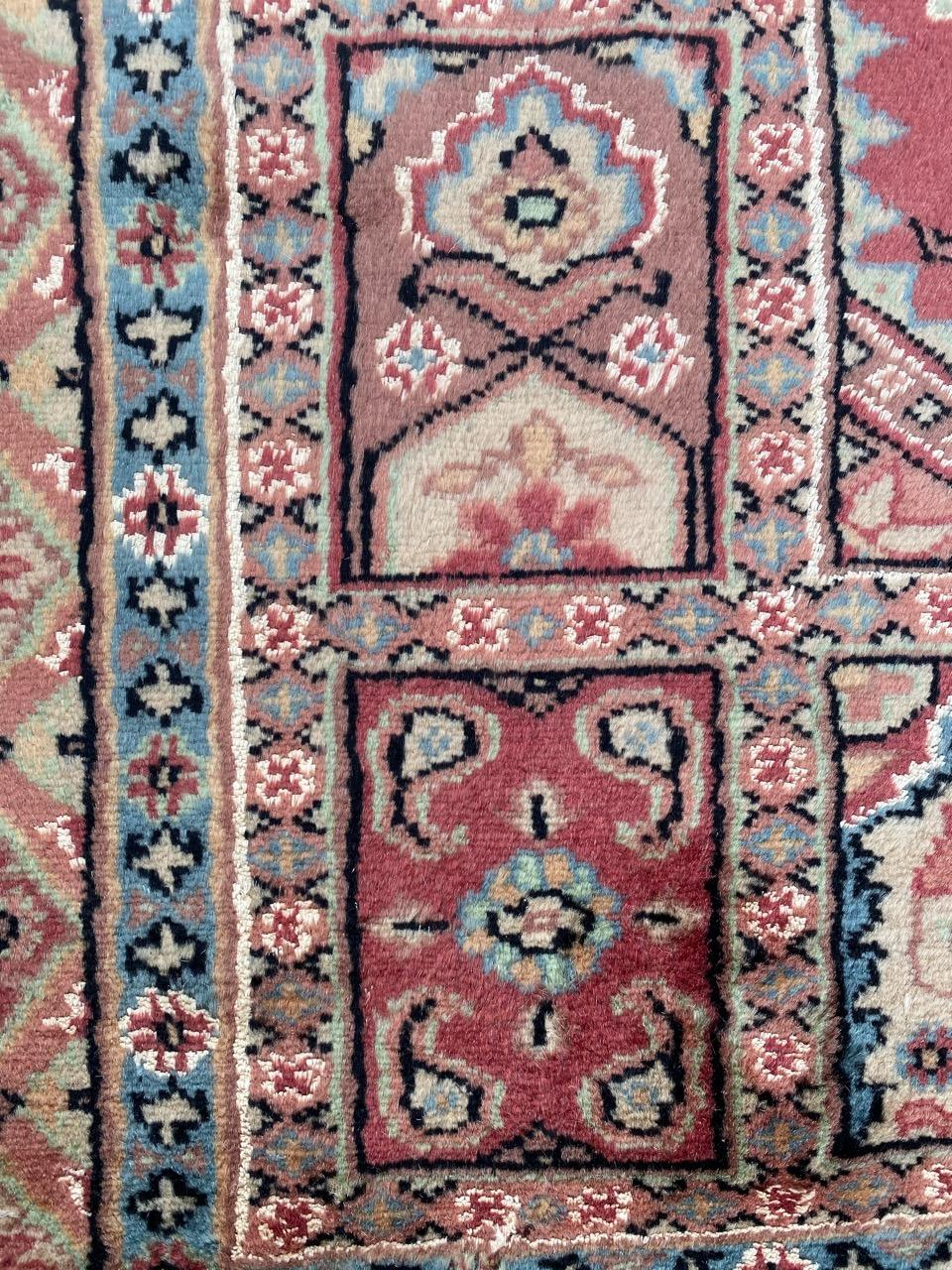 Preciosa alfombra paquistaní vintage de seda y lana Pakistaní en venta