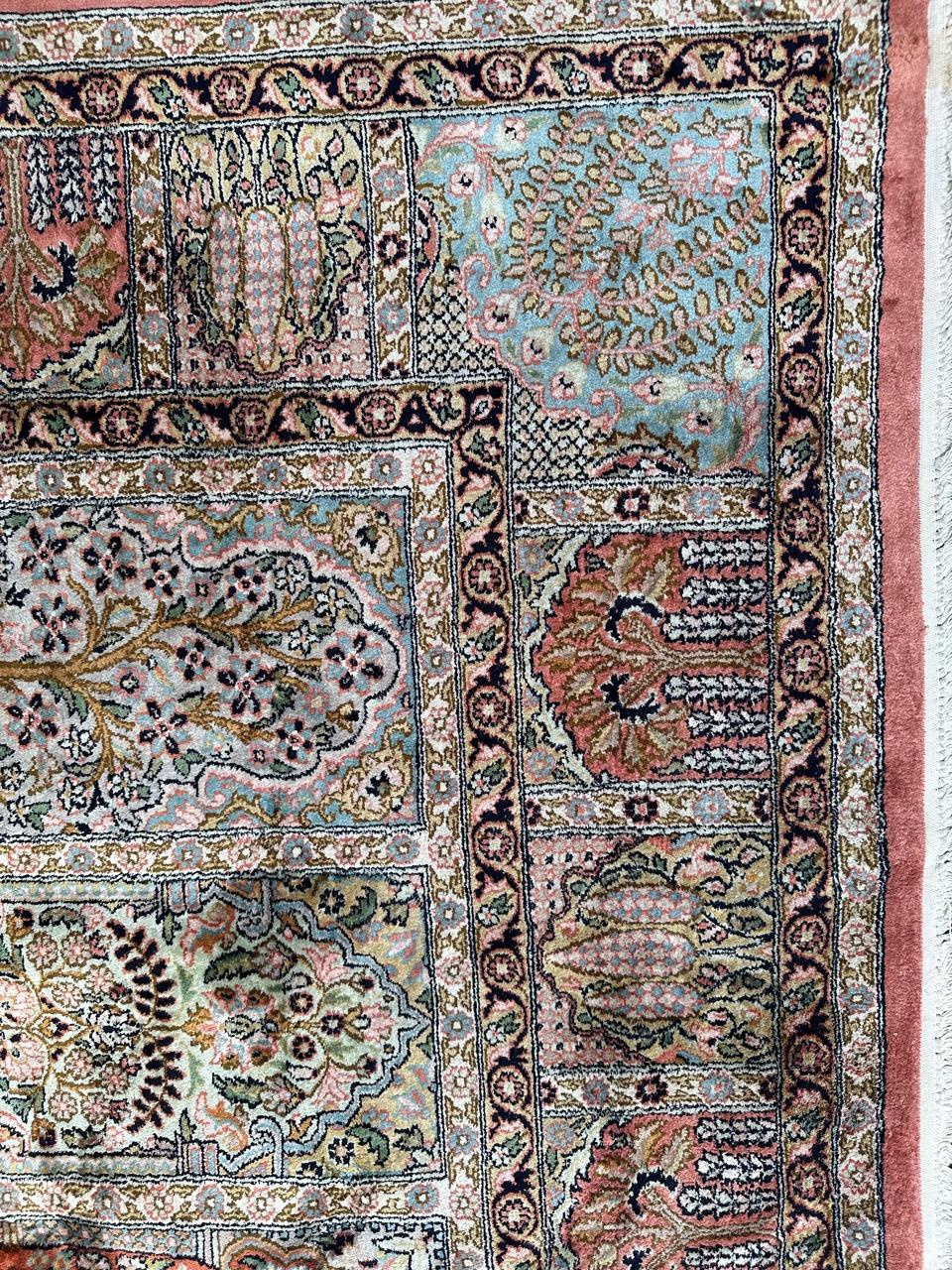 Beautiful Vintage Silk Kashmir Rug In Good Condition For Sale In Saint Ouen, FR