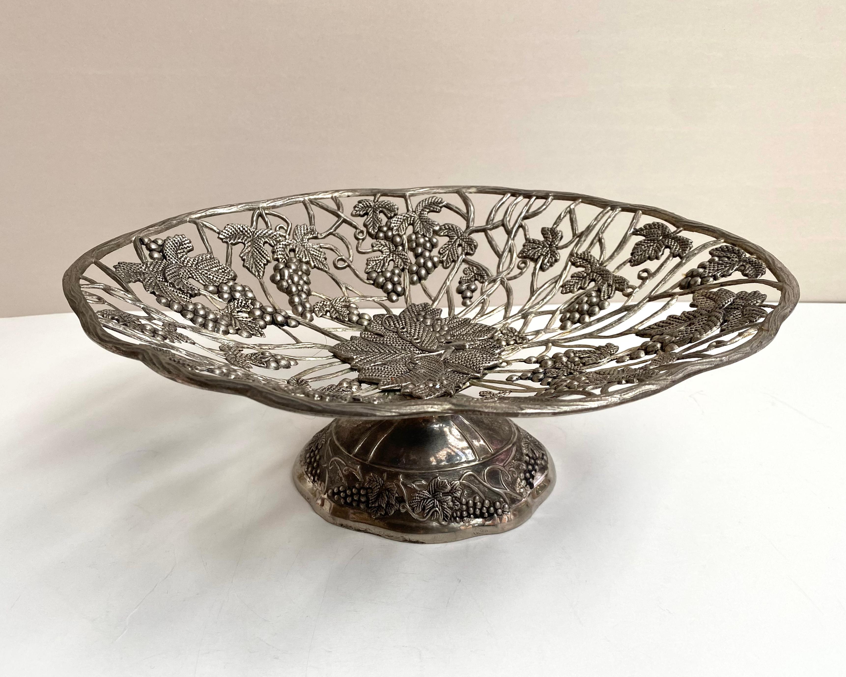 Beautiful Vintage Silver Plated Fruit Bowl, France, 1960 In Excellent Condition In Bastogne, BE
