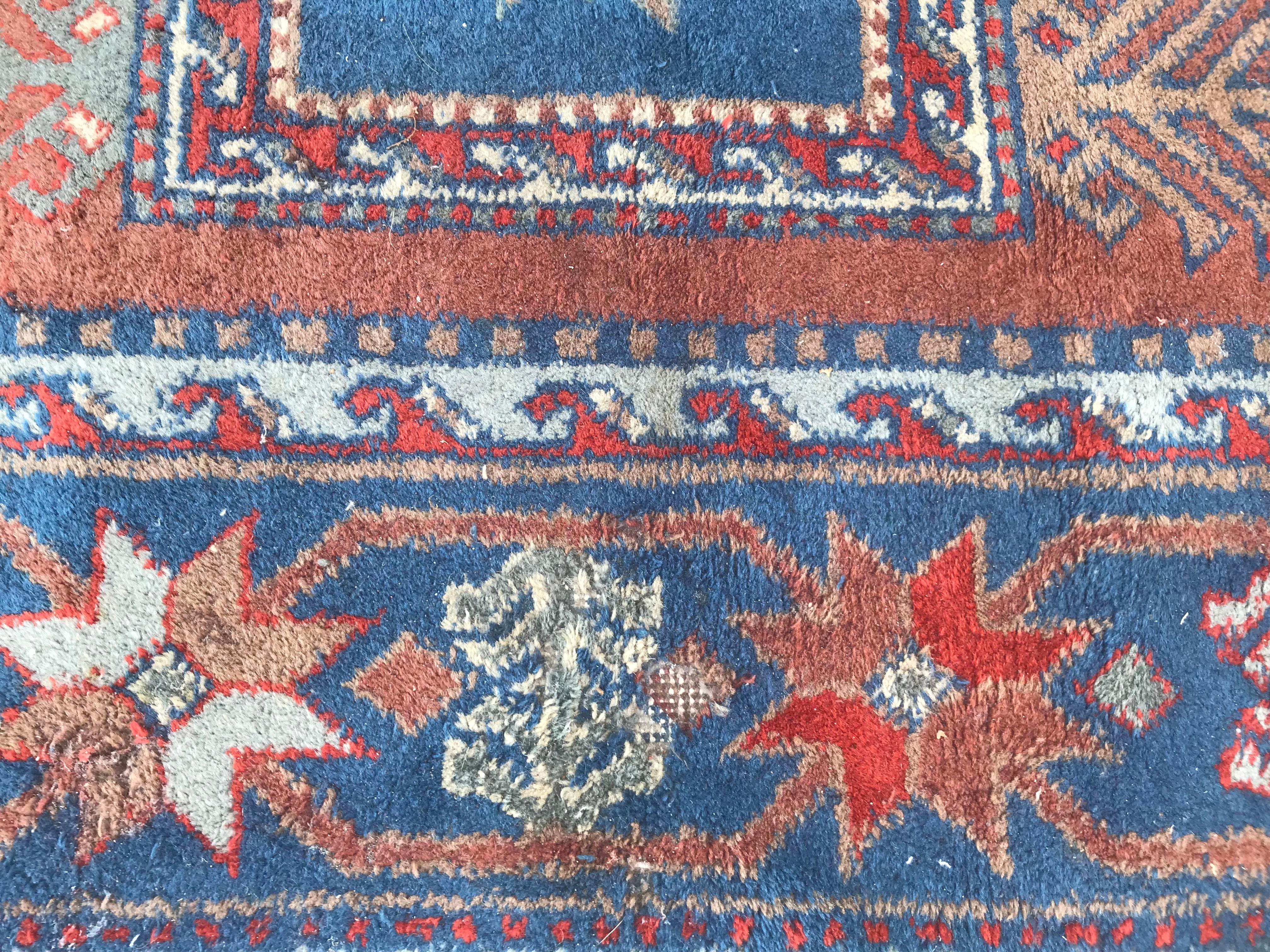 Schöner Vintage-Teppich im Kazak-Stil von Sinkiang im Angebot 2