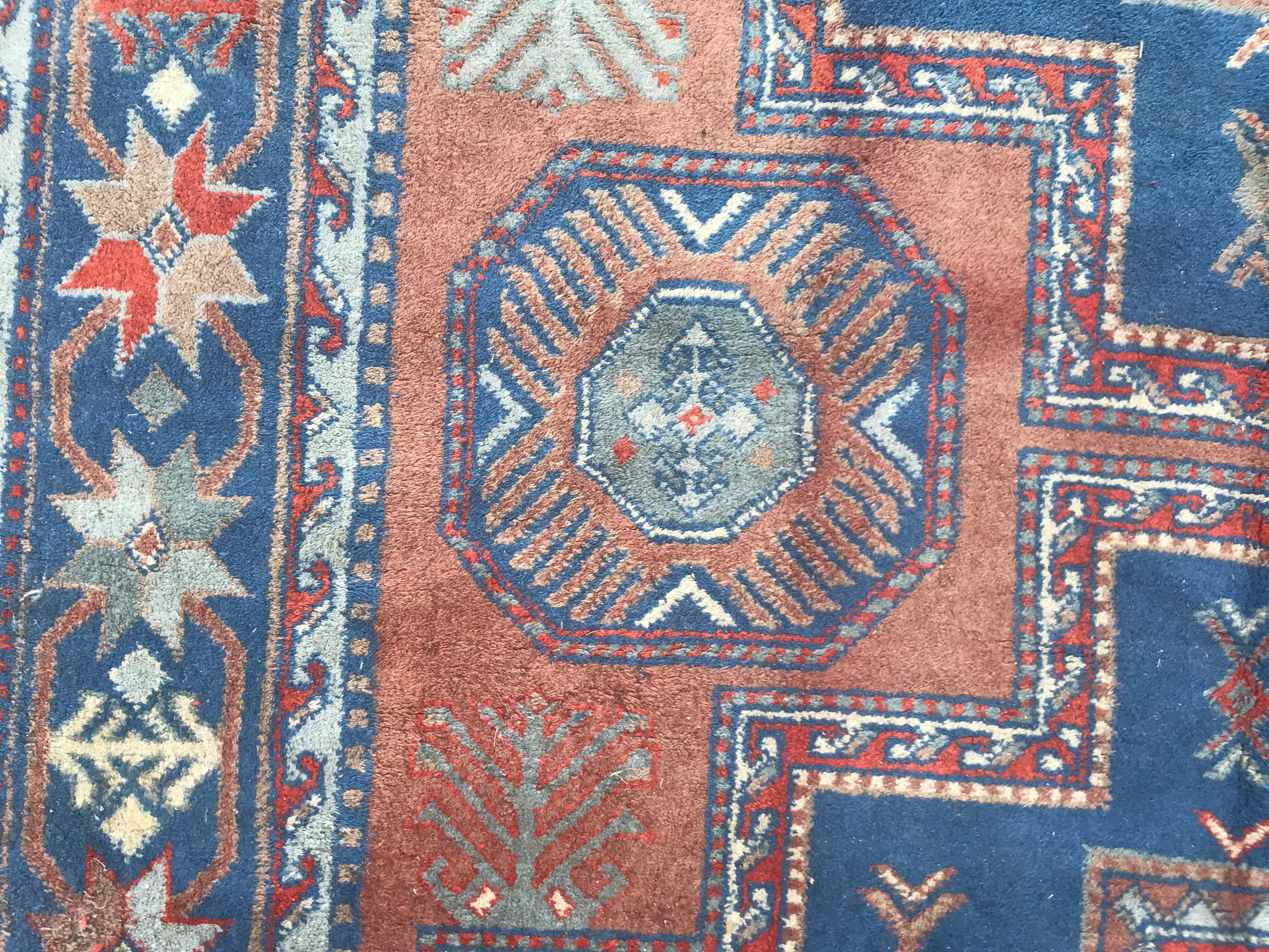 Schöner Vintage-Teppich im Kazak-Stil von Sinkiang (Wolle) im Angebot