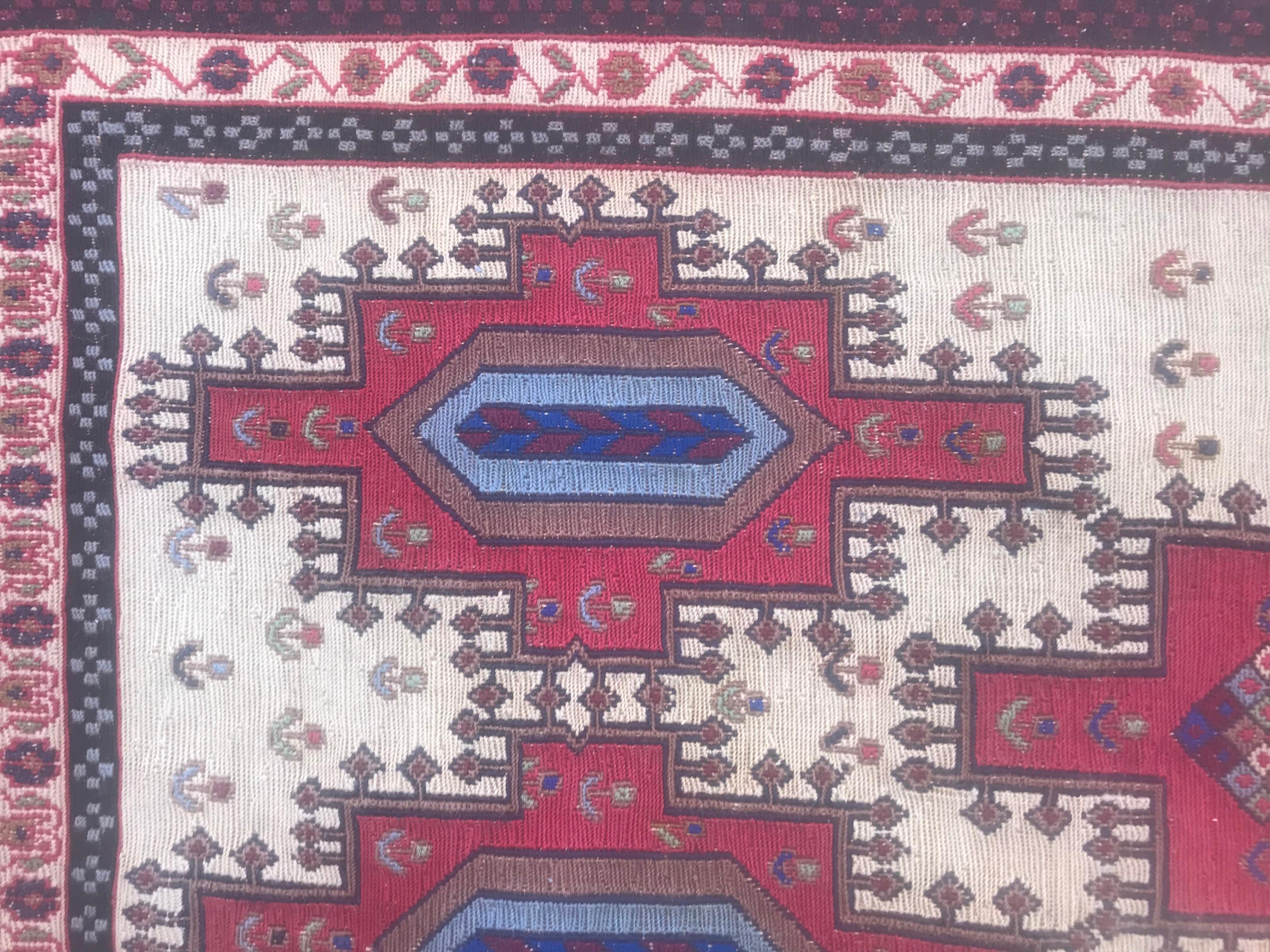 Bobyrug’s Beautiful Vintage Sumak Shahsavand Flat Rug In Good Condition For Sale In Saint Ouen, FR