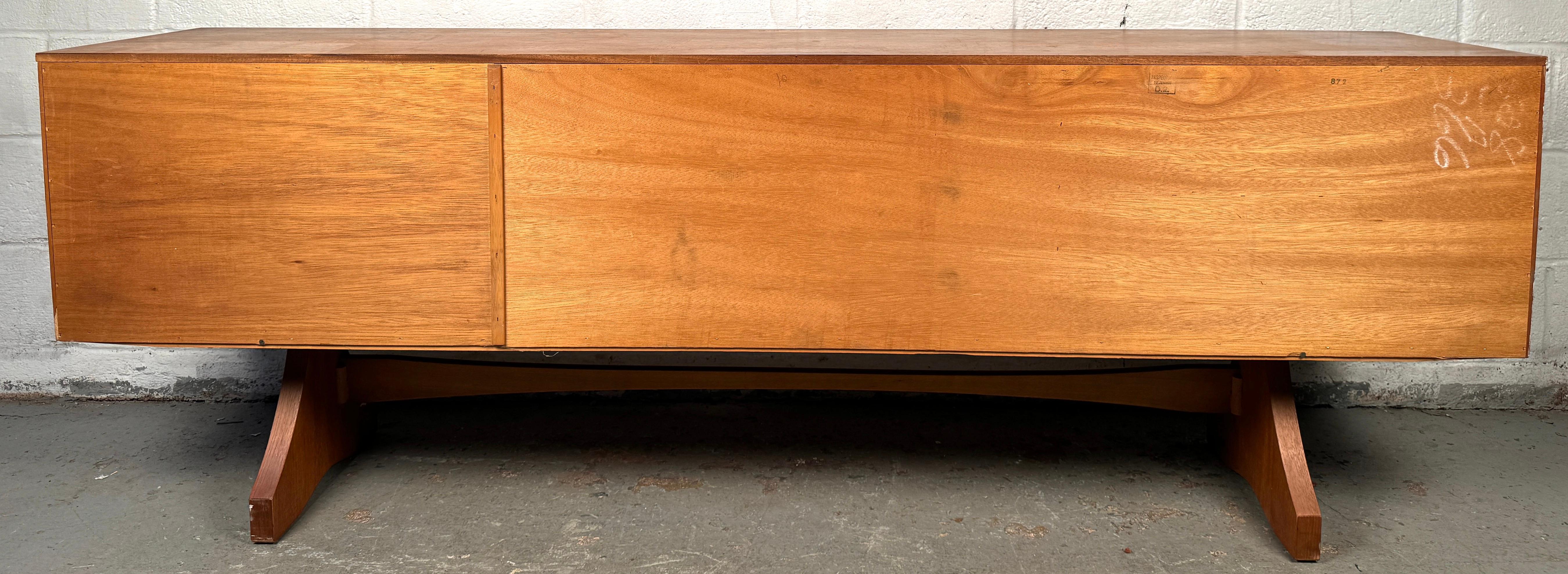 Bellissima credenza in teak vintage di Beautility in vendita 12