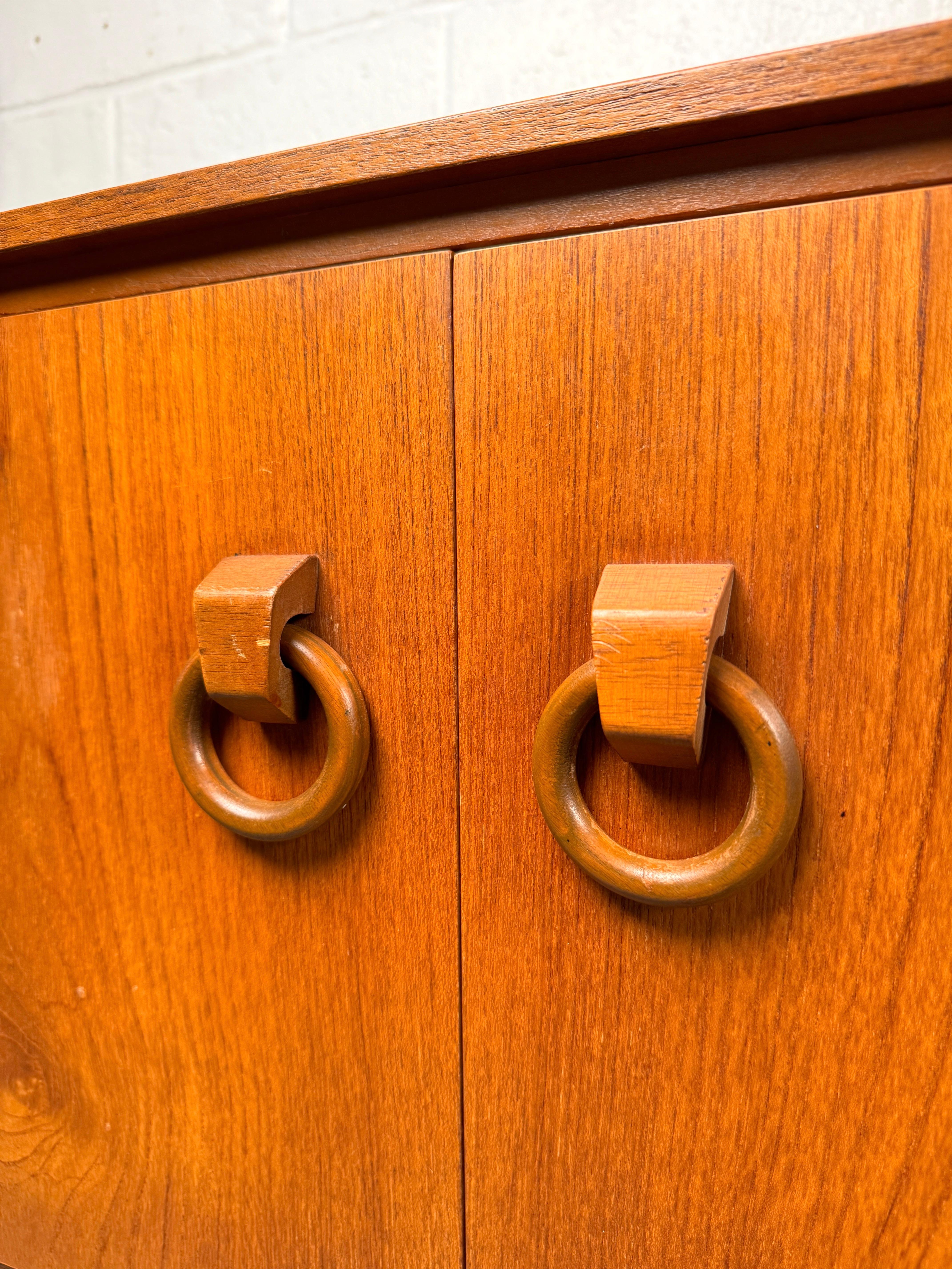 Bellissima credenza in teak vintage di Beautility in vendita 2