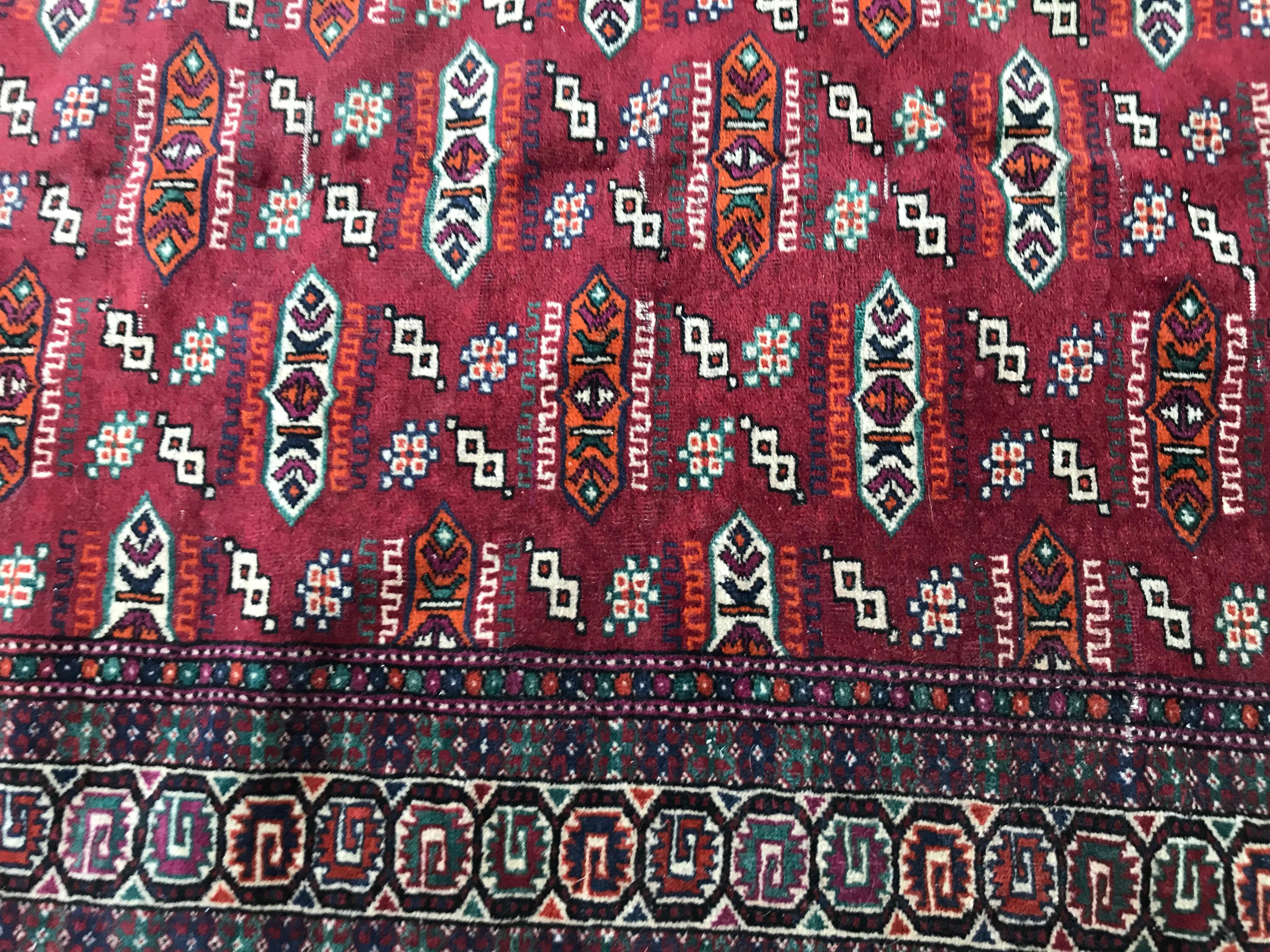 Bobyrug’s Beautiful Vintage Tekke Turkmen Boukhara Rug In Fair Condition For Sale In Saint Ouen, FR