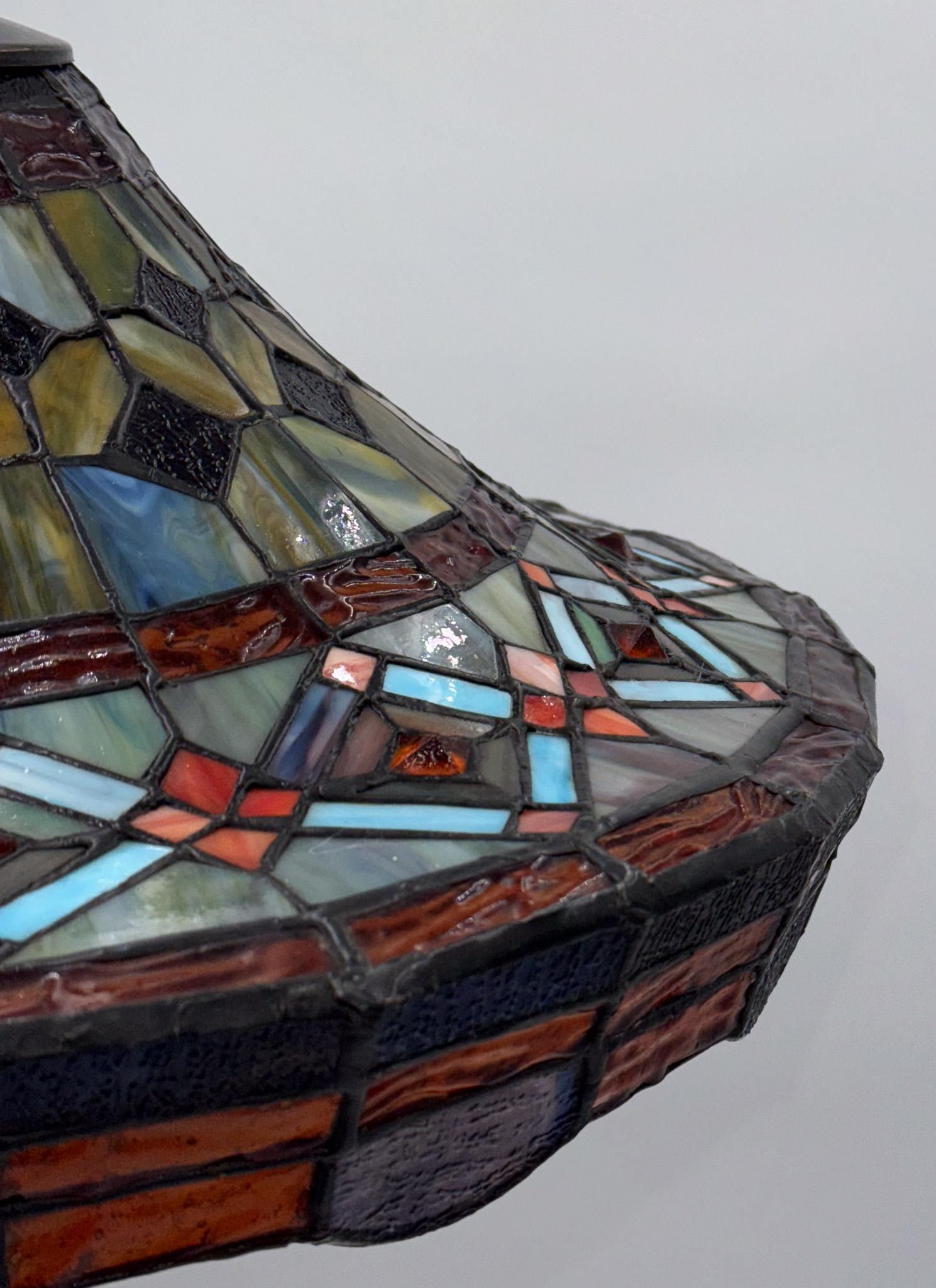 Glass BEAUTIFUL VINTAGE TIFFANY STYLE STAiNED GLASS GEOMETRY LAMP