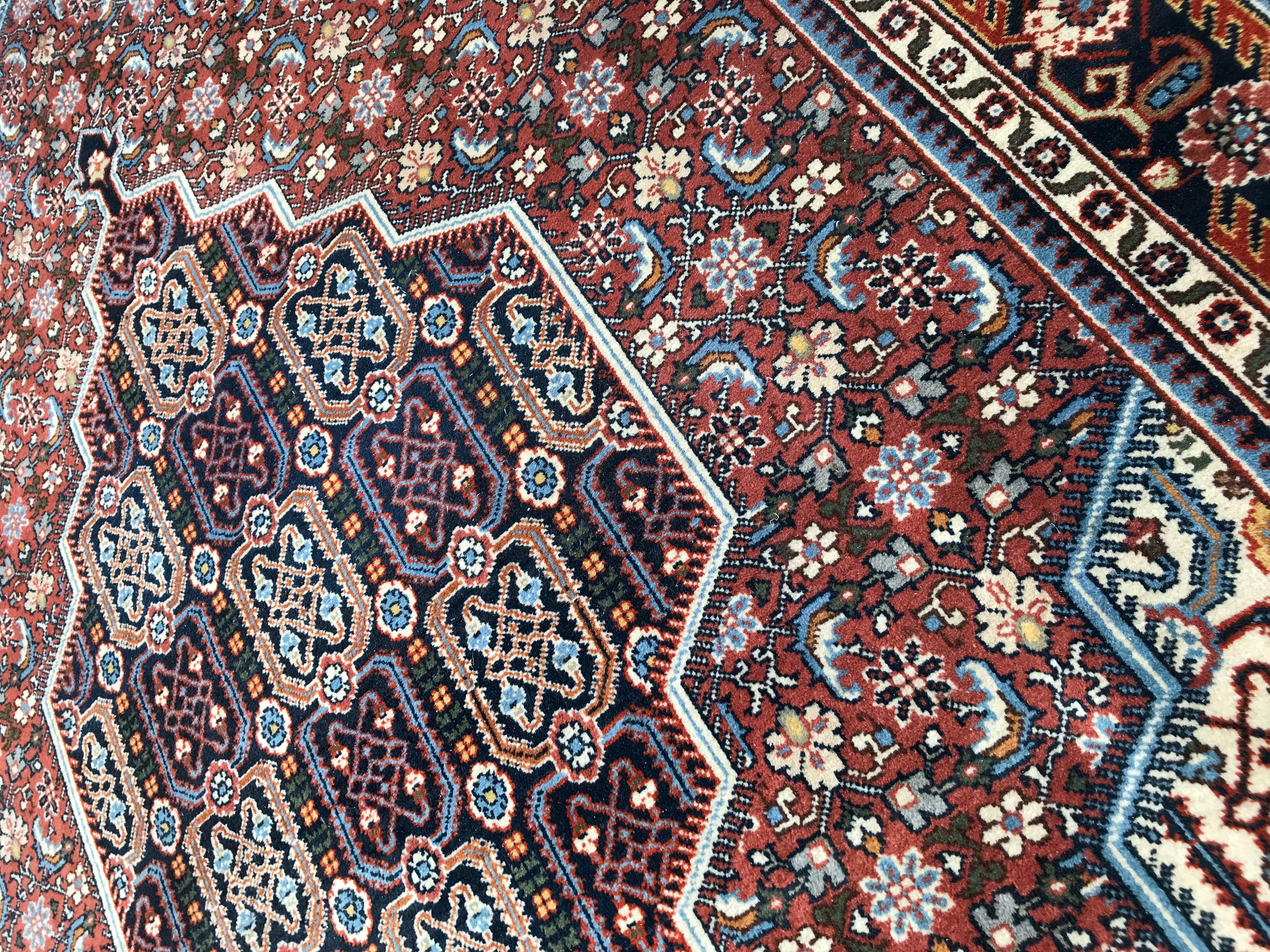 Bobyrugs wunderschöner transsilvanischer Vintage-Teppich im Zustand „Gut“ im Angebot in Saint Ouen, FR