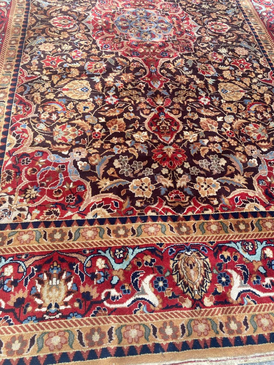 Schöner transylvanianischer Vintage-Teppich (20. Jahrhundert) im Angebot
