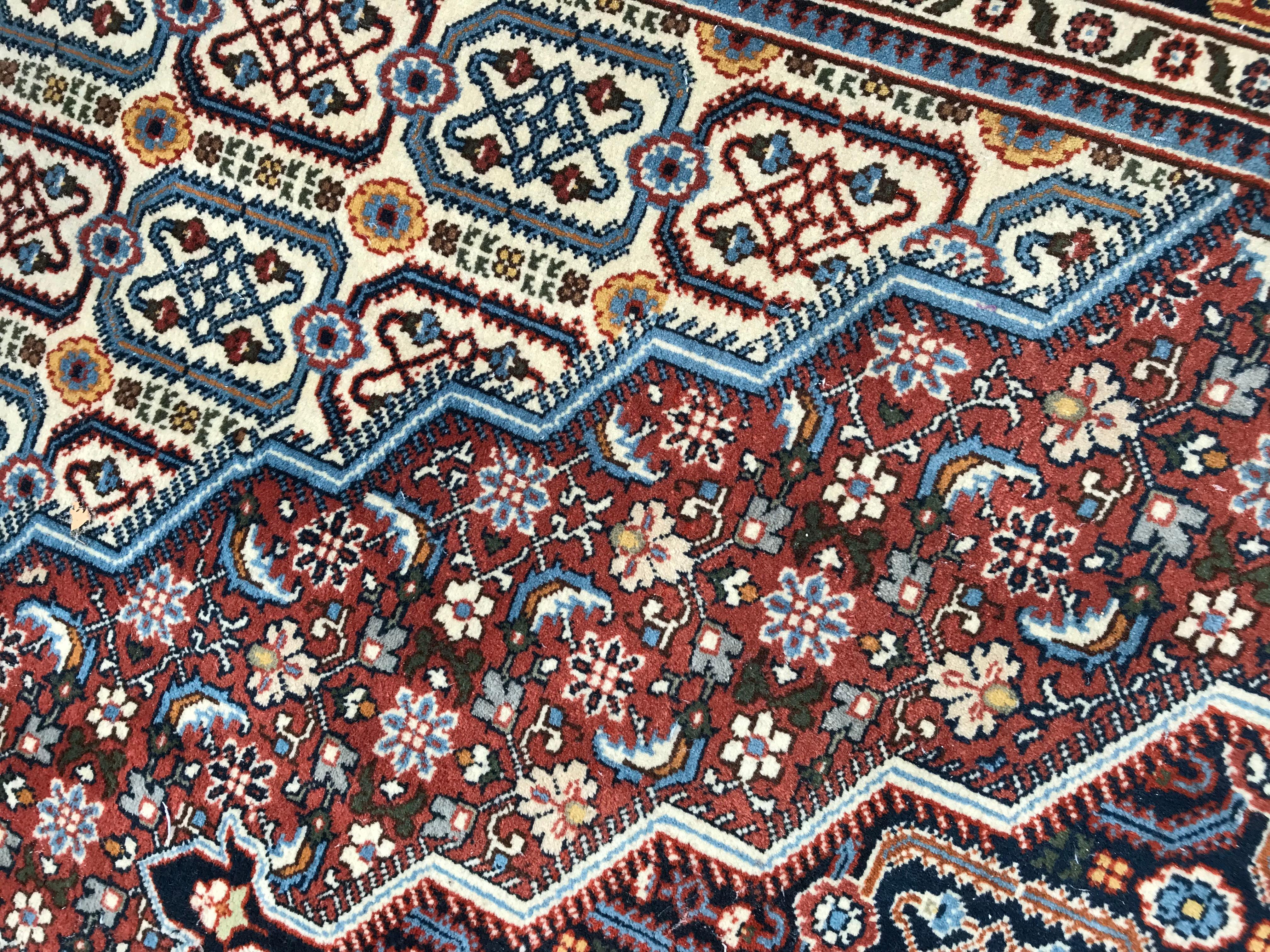 Bobyrugs wunderschöner transsilvanischer Vintage-Teppich (20. Jahrhundert) im Angebot