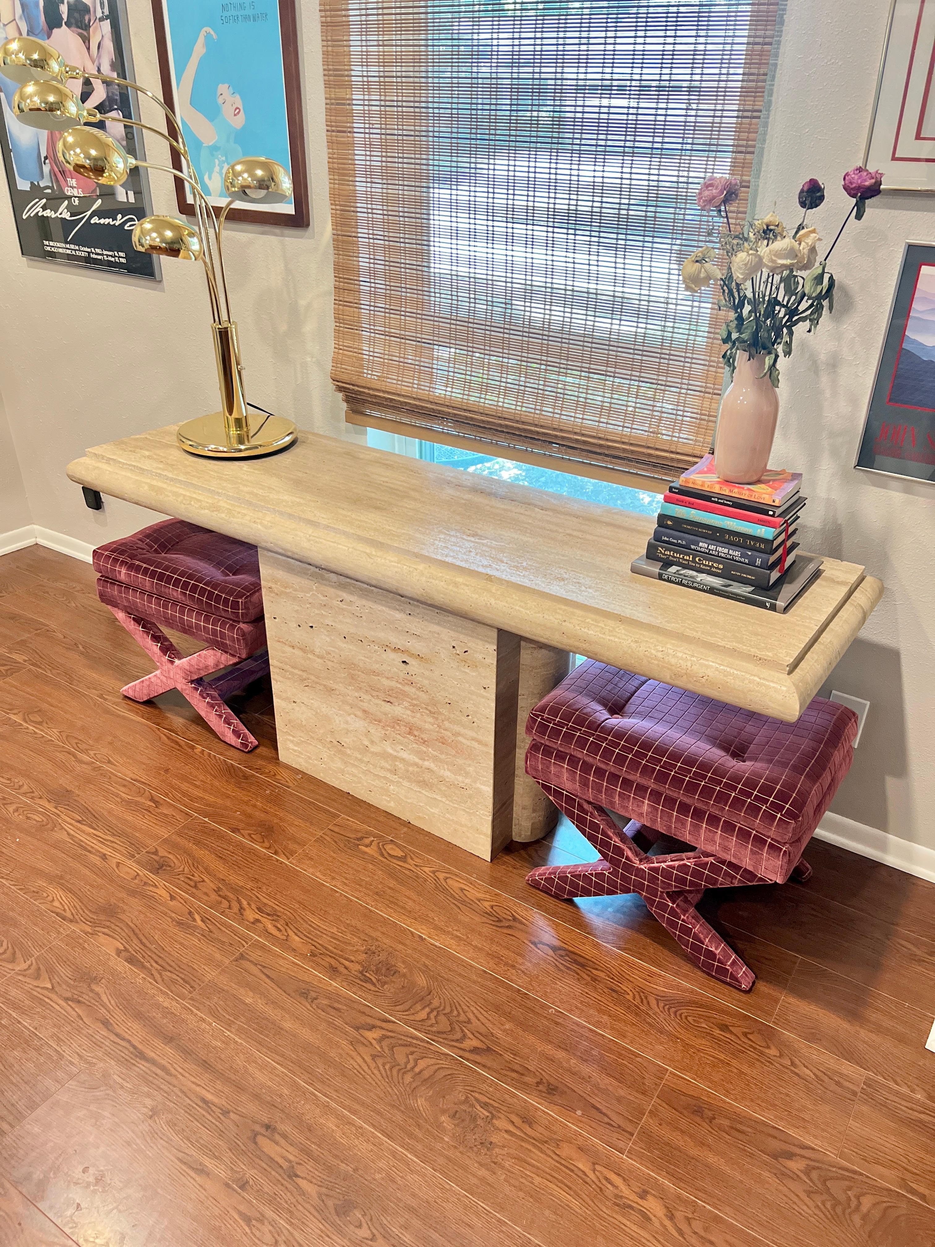 Beautiful vintage travertine pedestal console table made in Mexico, circa 80s/90s. Look at the curves on the base. 😍 The lighting is a bit yellow in this room, but the table is a true travertine color. Comes apart in 2 for easy transportation.