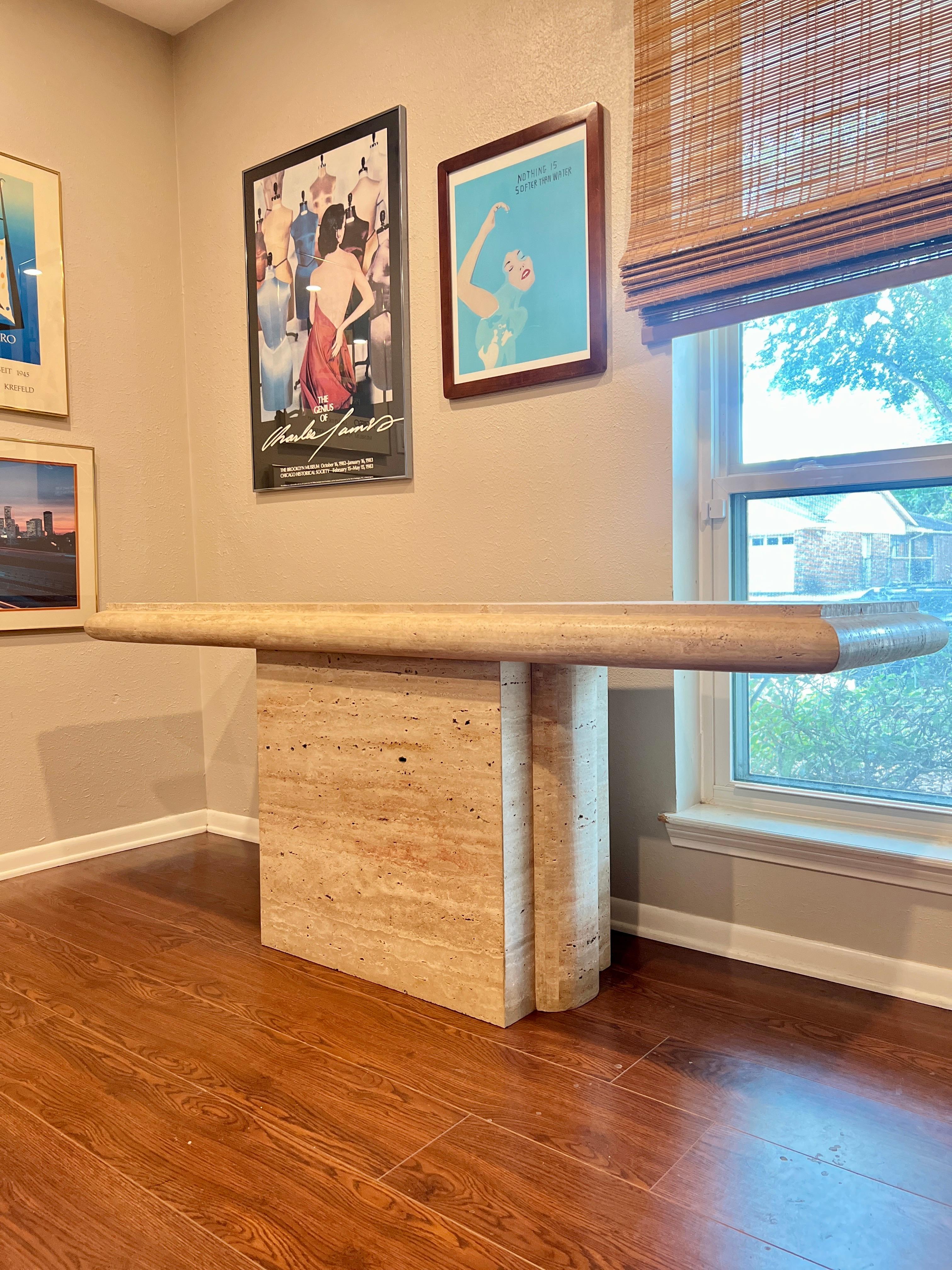 Beautiful vintage travertine pedestal console table made in Mexico, circa 80s 1