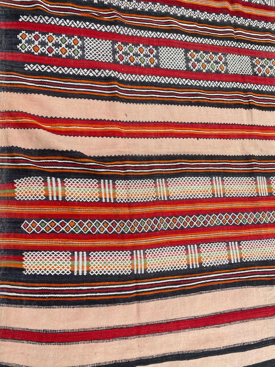 Bobyrug’s Beautiful Vintage Tribal Berbere Moroccan Kilim In Good Condition For Sale In Saint Ouen, FR