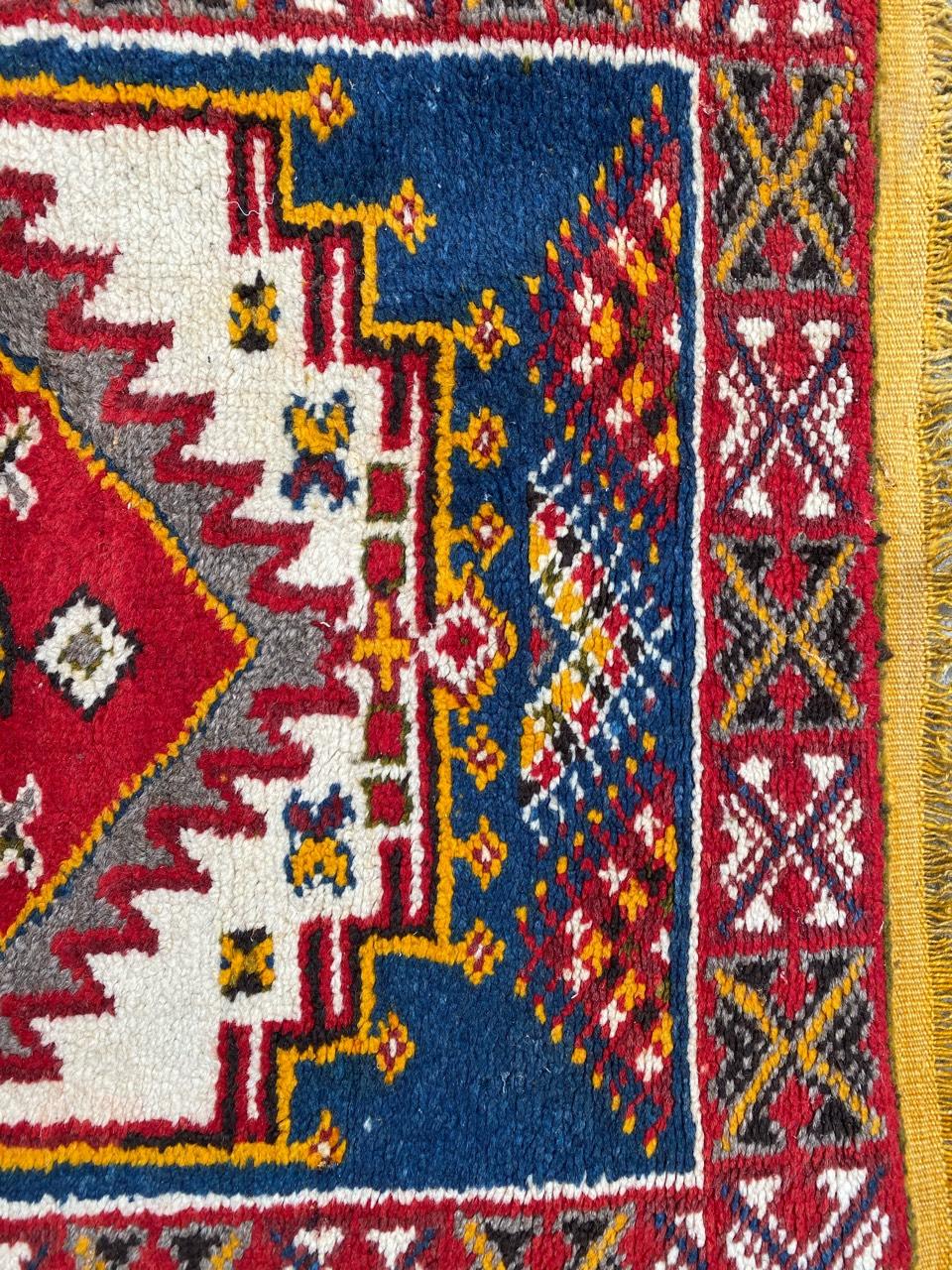 Beautiful Vintage Tribal Moroccan Rug In Good Condition In Saint Ouen, FR