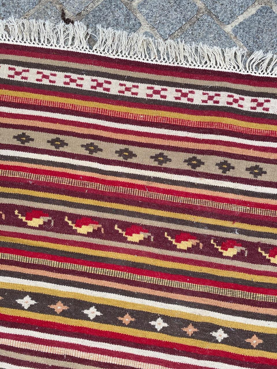 Schöner türkischer Stammeskunst-Kelim im Vintage-Stil (Handgewebt) im Angebot