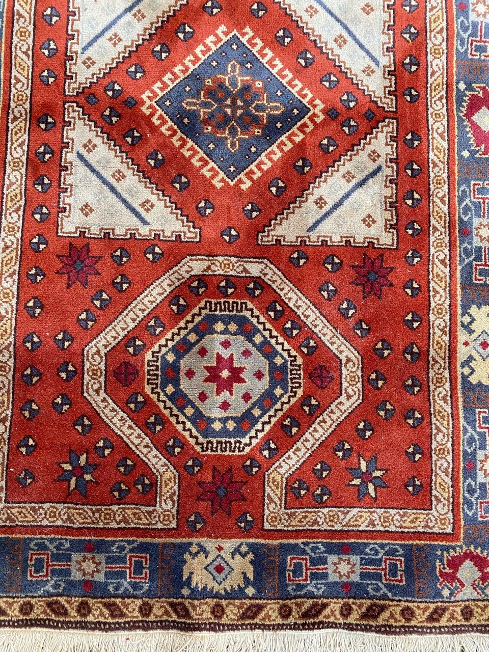 Very nice midcentury rug with a beautiful geometrical design and beautiful colors with red, blue, yellow and green, entirely hand knotted with wool velvet on cotton foundation.

✨✨✨
