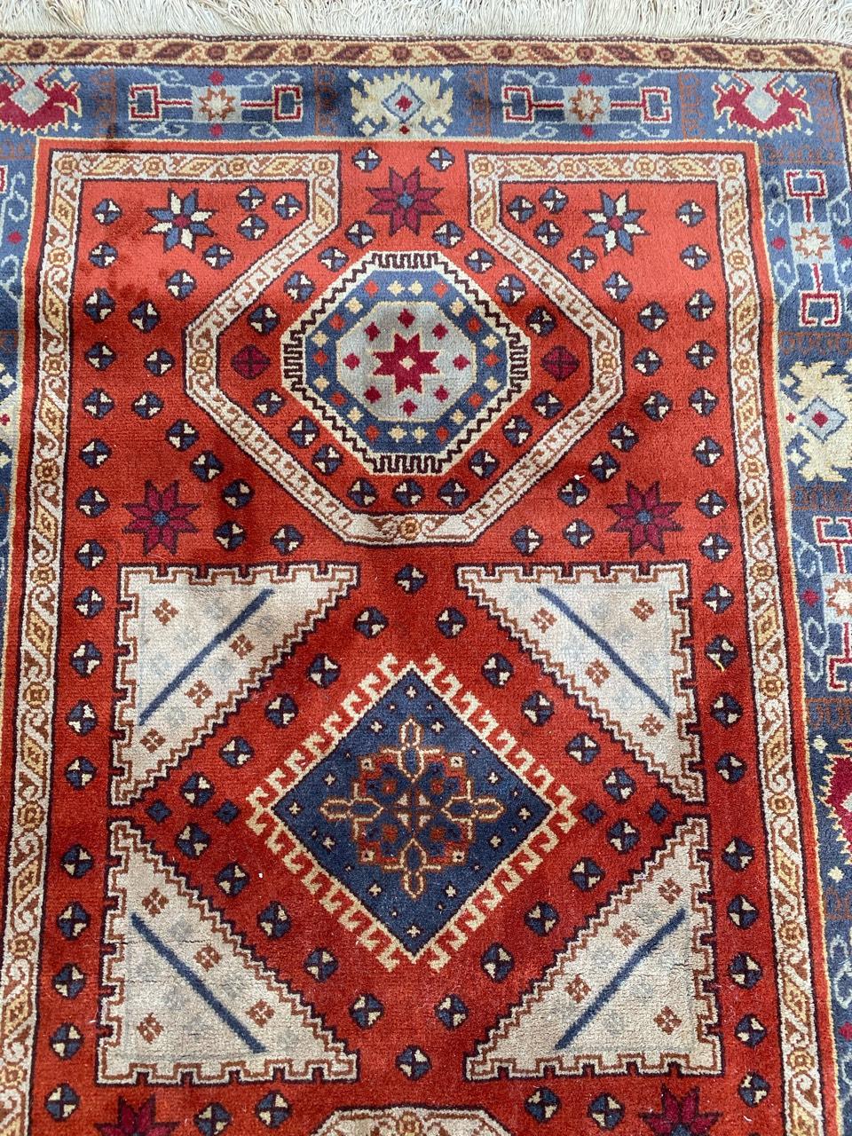 Preciosa alfombra turca vintage de Bobyrug Kazajo en venta