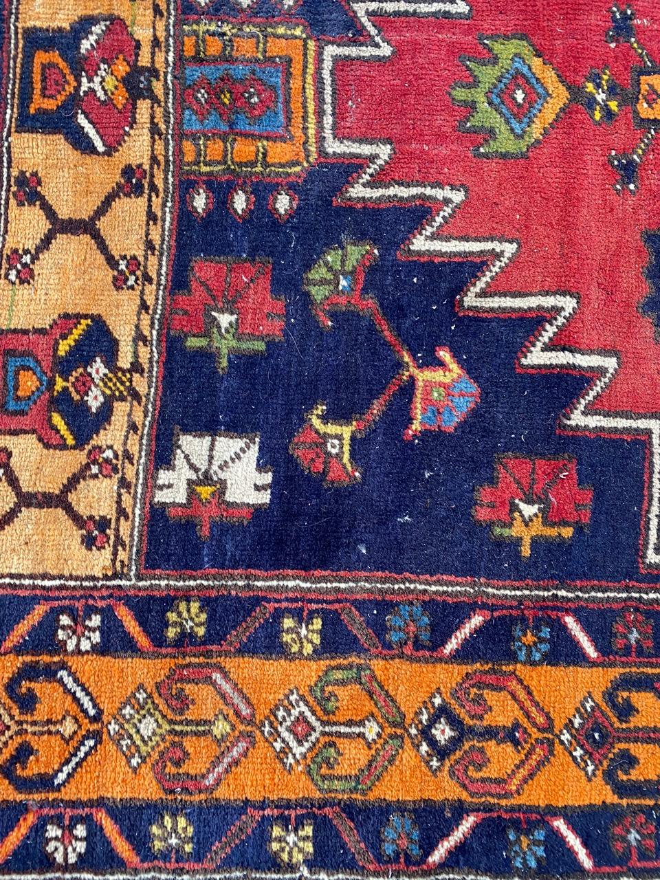Bobyrugs schöner türkischer Vintage-Teppich im Angebot 1