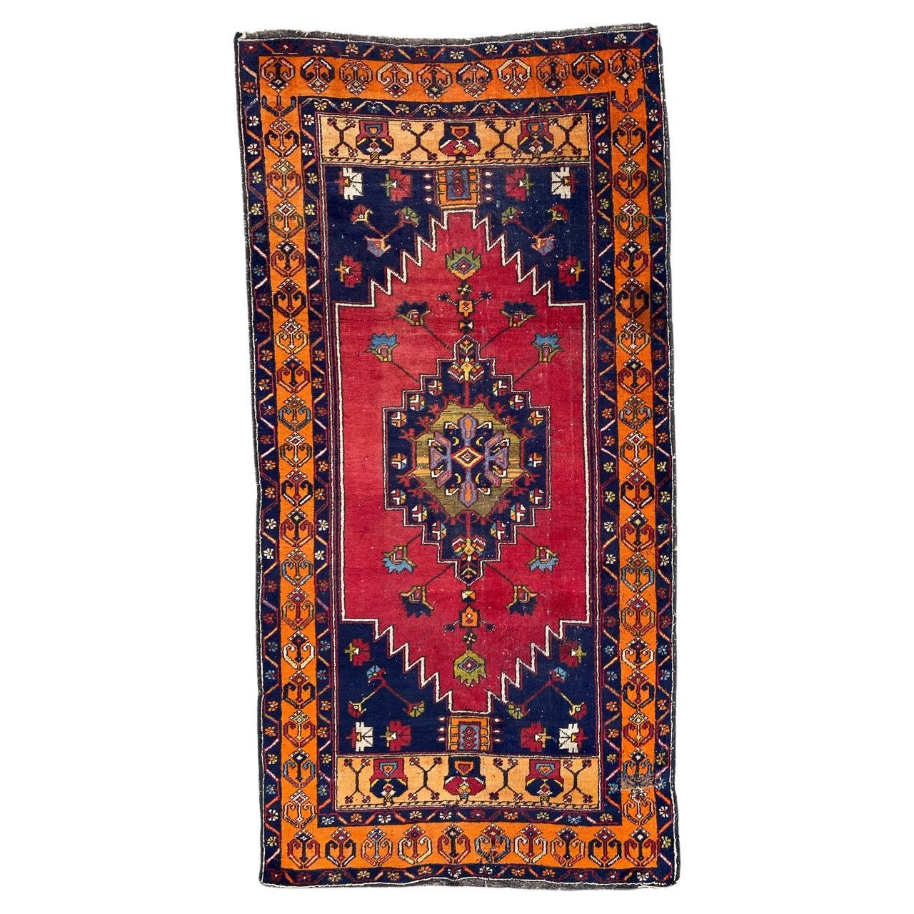 Bobyrugs schöner türkischer Vintage-Teppich im Angebot