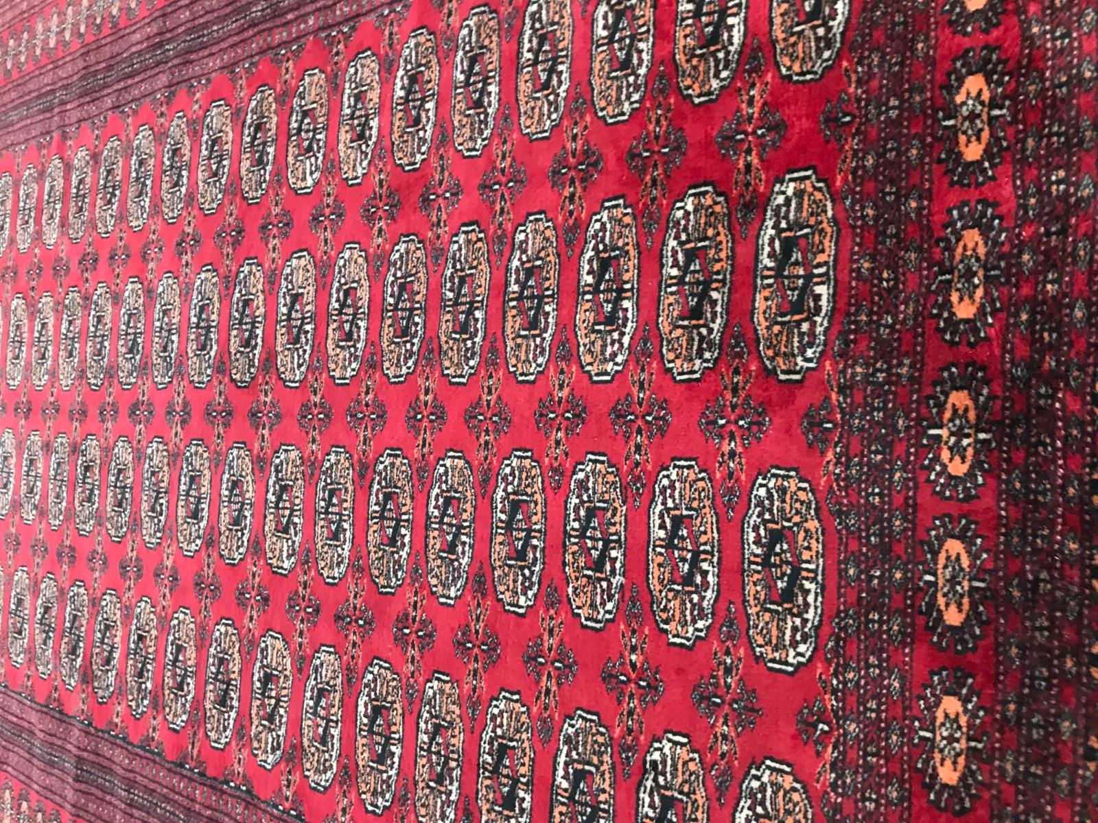 Beautiful Vintage Turkmen Boukhara Design Rug In Good Condition In Saint Ouen, FR