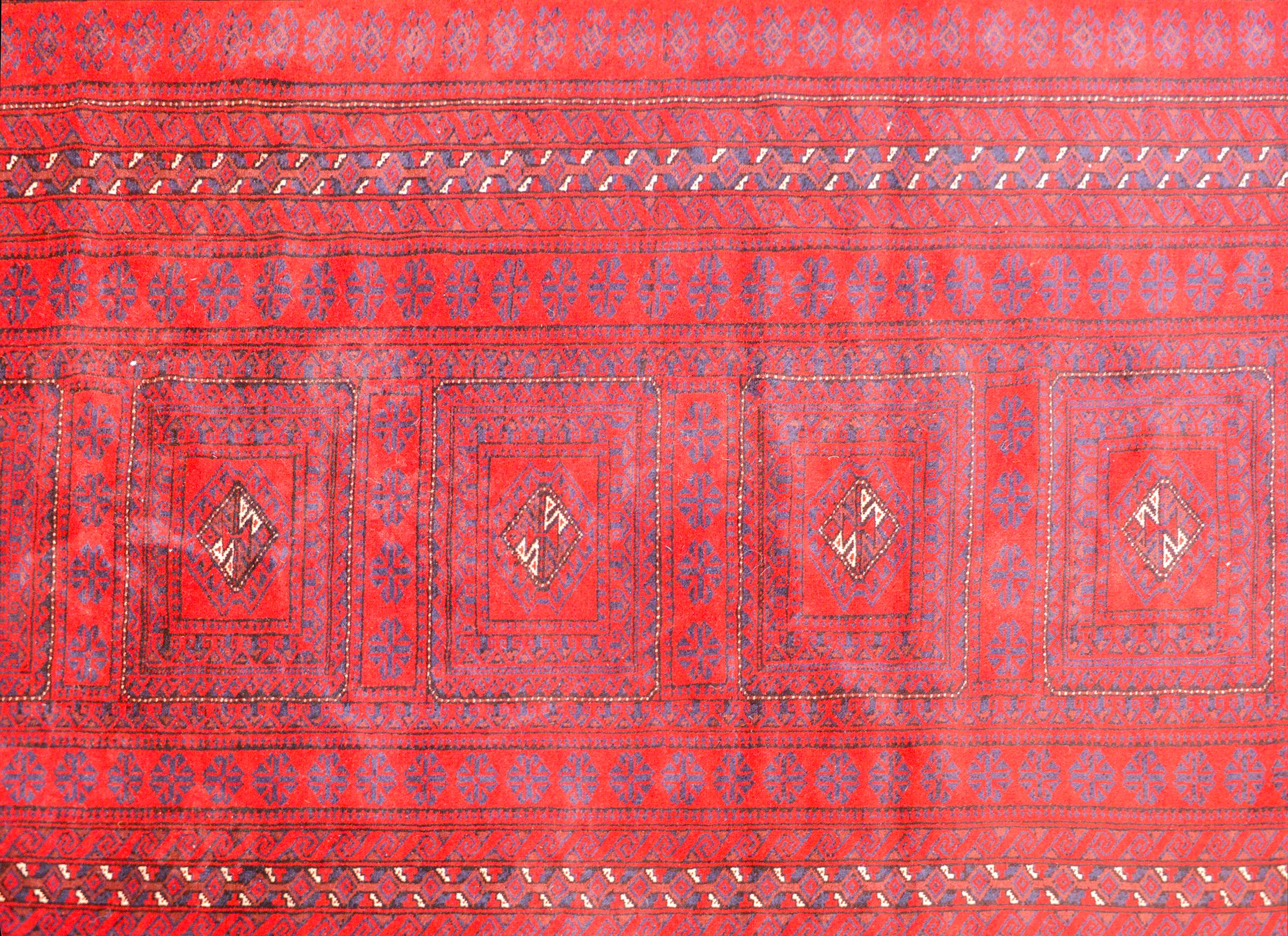 Hand-Knotted Beautiful Vintage Turkmen Rug For Sale