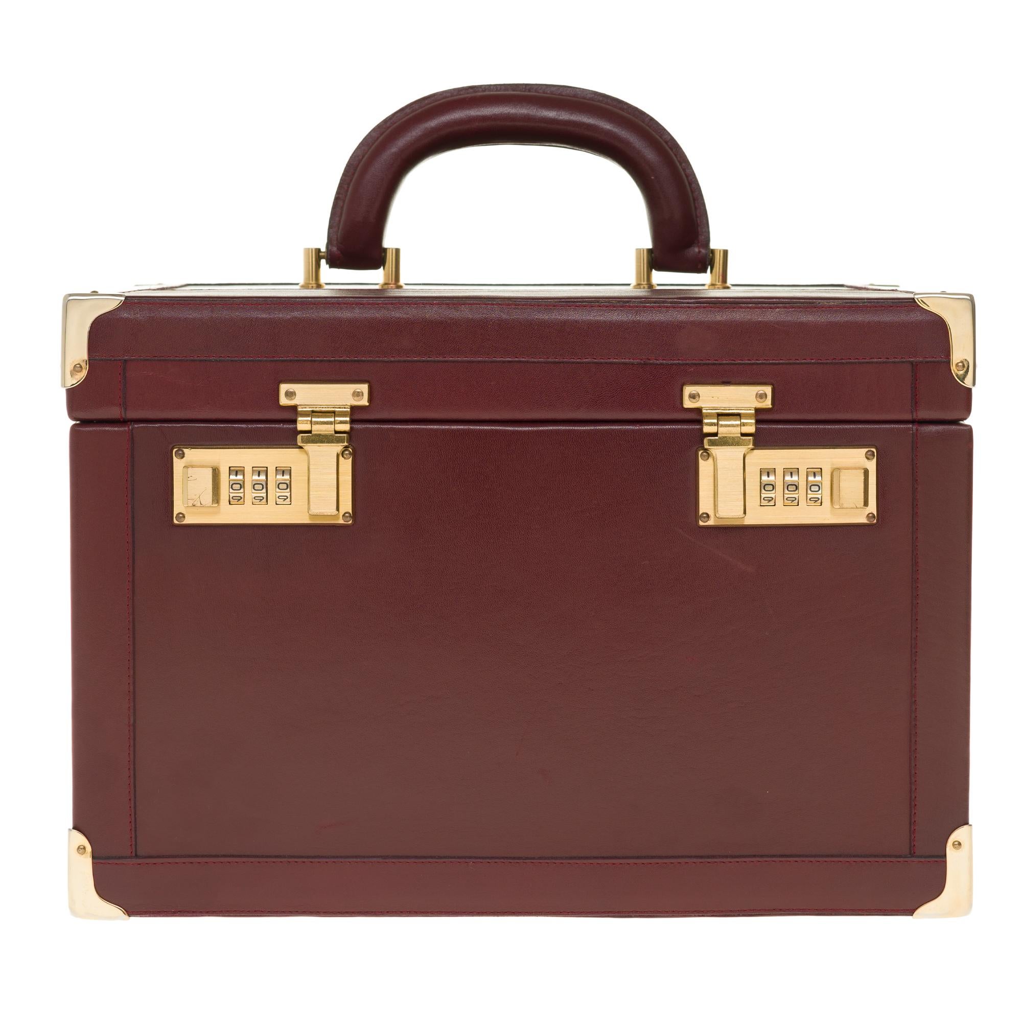 Beautiful Vintage Vanity Case Cartier in burgundy leather and brass