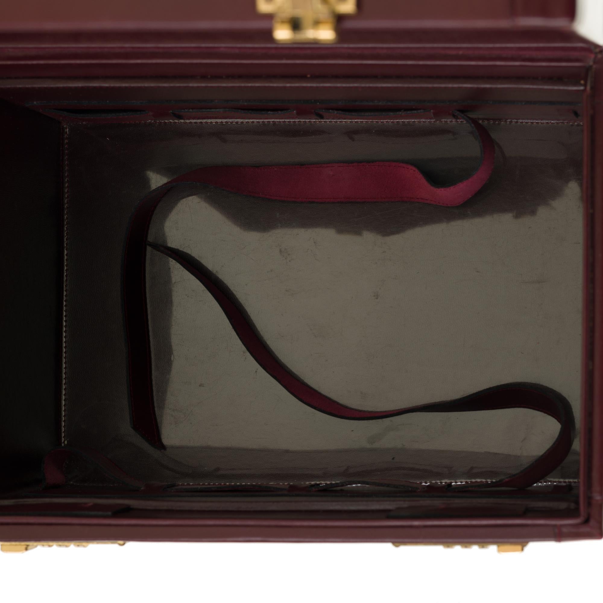 Women's Beautiful Vintage Vanity Case Cartier in burgundy leather and brass 