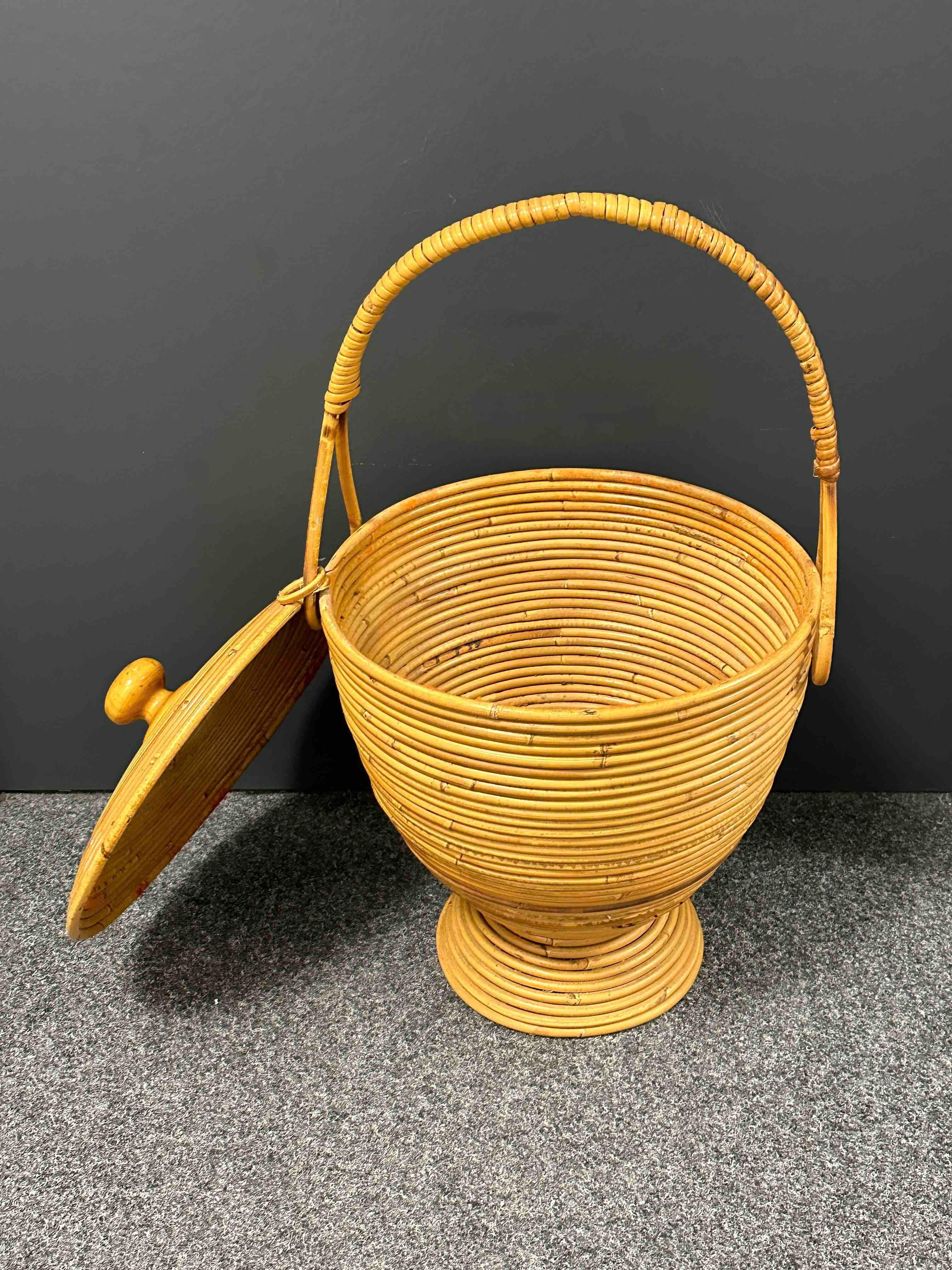 Beautiful Vivai del Sud Bamboo Rattan Decorative Basket Catchall, 1970s, Italy In Good Condition For Sale In Nuernberg, DE