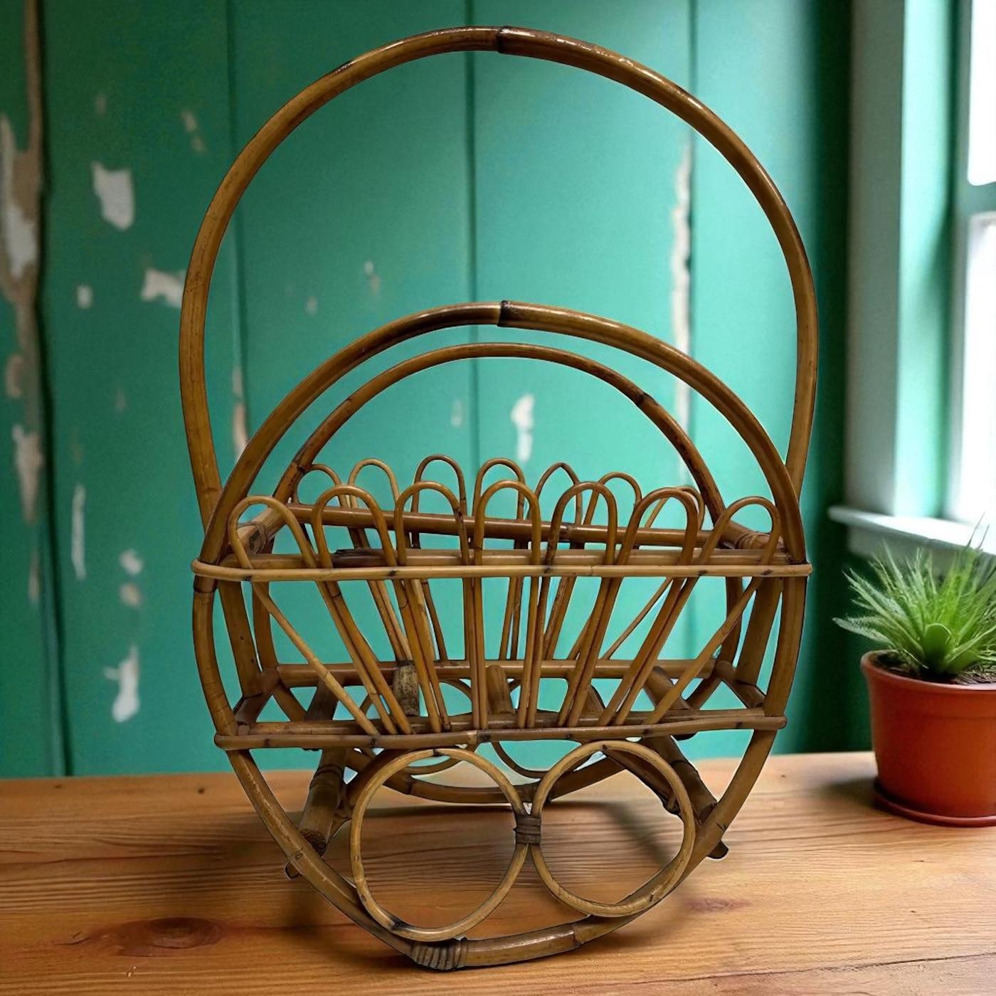 Beautiful Vivai del Sud Bamboo Wicker Magazine Rack Stand, 1970s, Italy For Sale 3