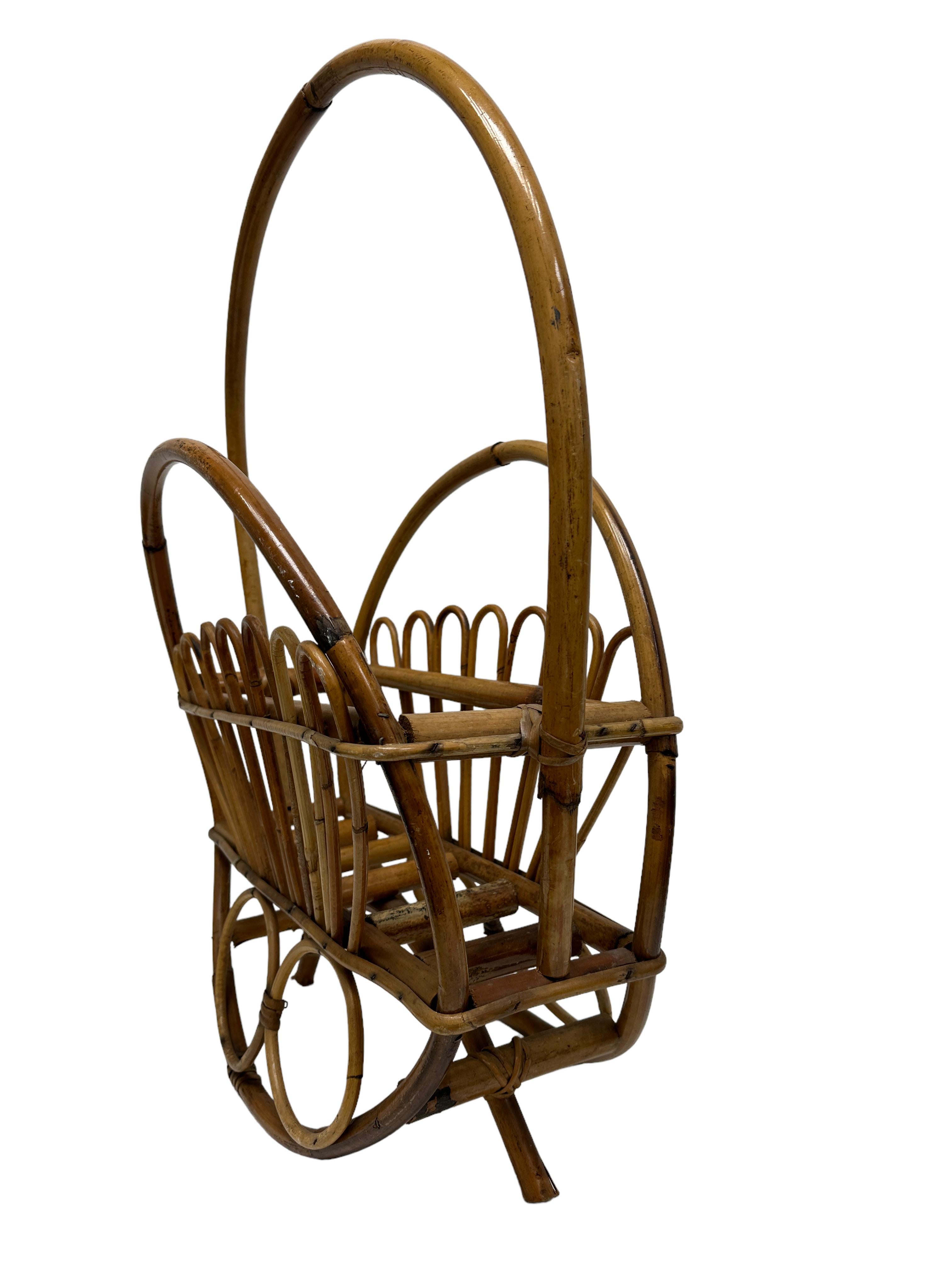 Hand-Crafted Beautiful Vivai del Sud Bamboo Wicker Magazine Rack Stand, 1970s, Italy For Sale