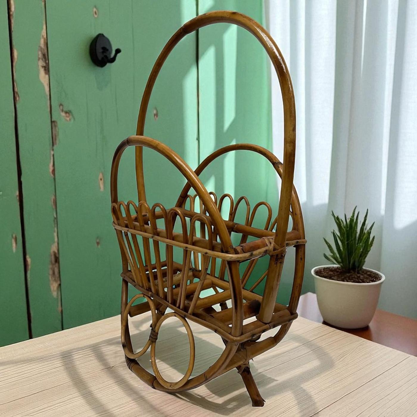 Beautiful Vivai del Sud Bamboo Wicker Magazine Rack Stand, 1970s, Italy For Sale 1