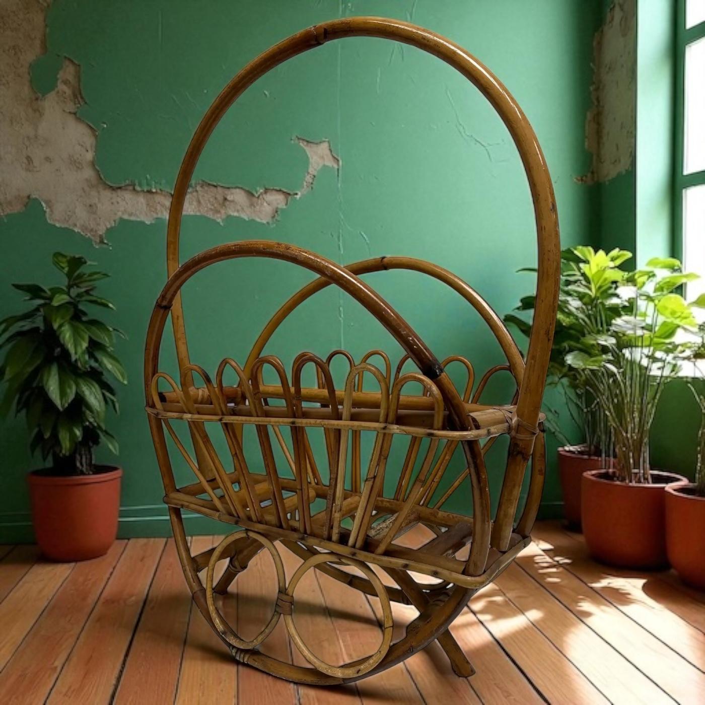 Beautiful Vivai del Sud Bamboo Wicker Magazine Rack Stand, 1970s, Italy For Sale 2