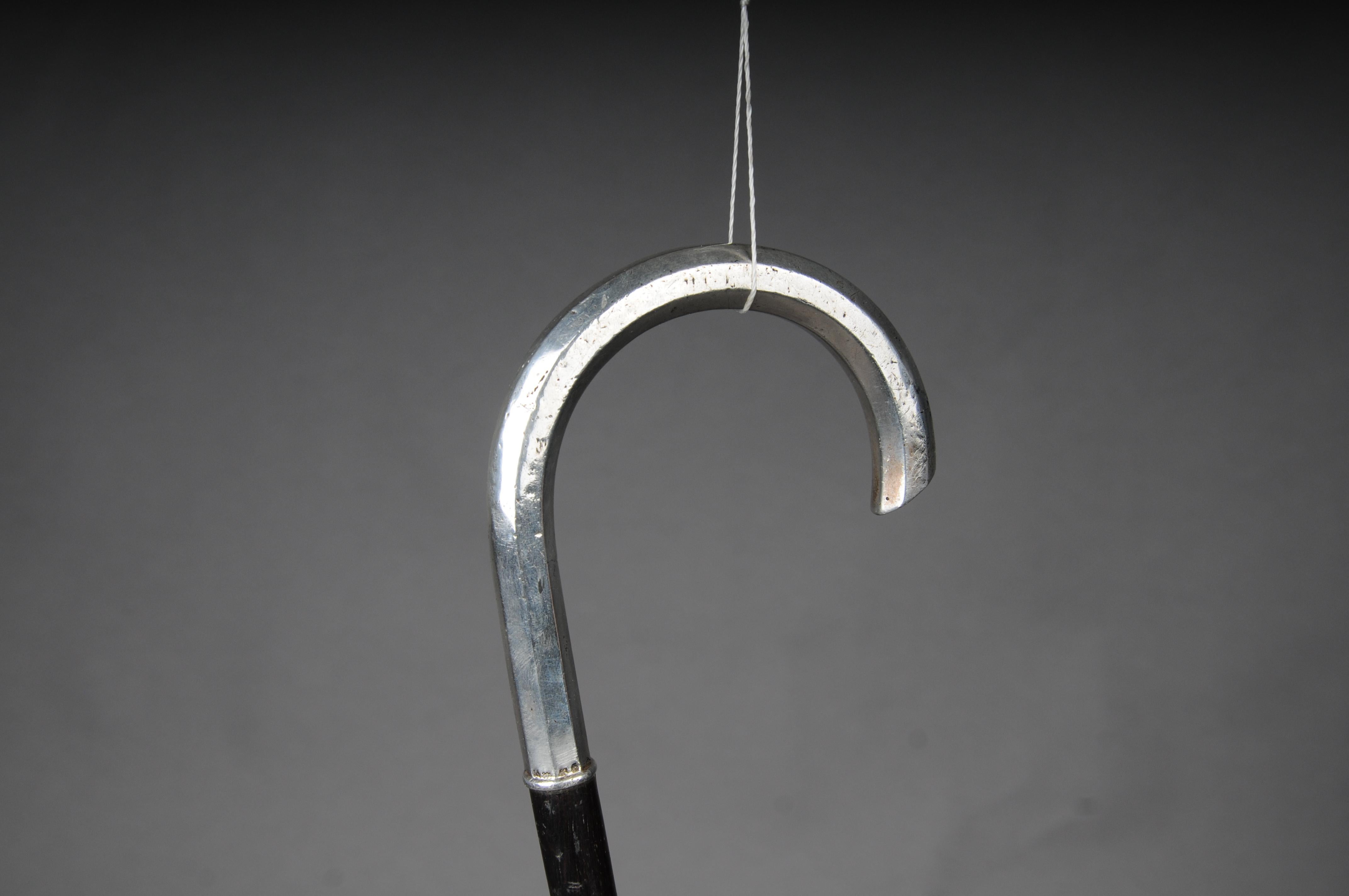Beautiful Walking Stick with 800 Silver Handle In Fair Condition For Sale In Berlin, DE