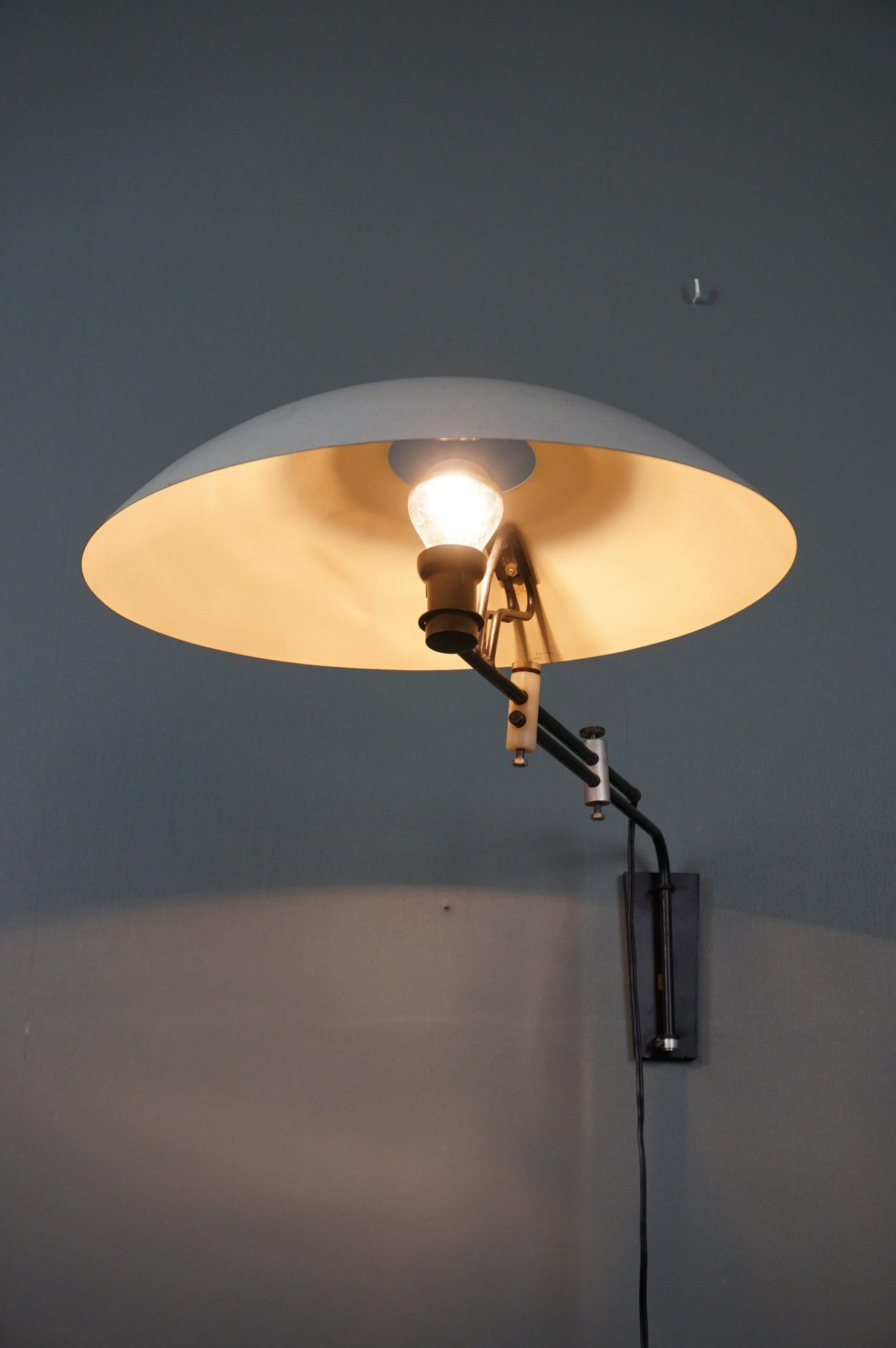 Beautiful wall lamp, Louis Kalff for Philips, NX23 In Good Condition For Sale In Harderwijk, NL