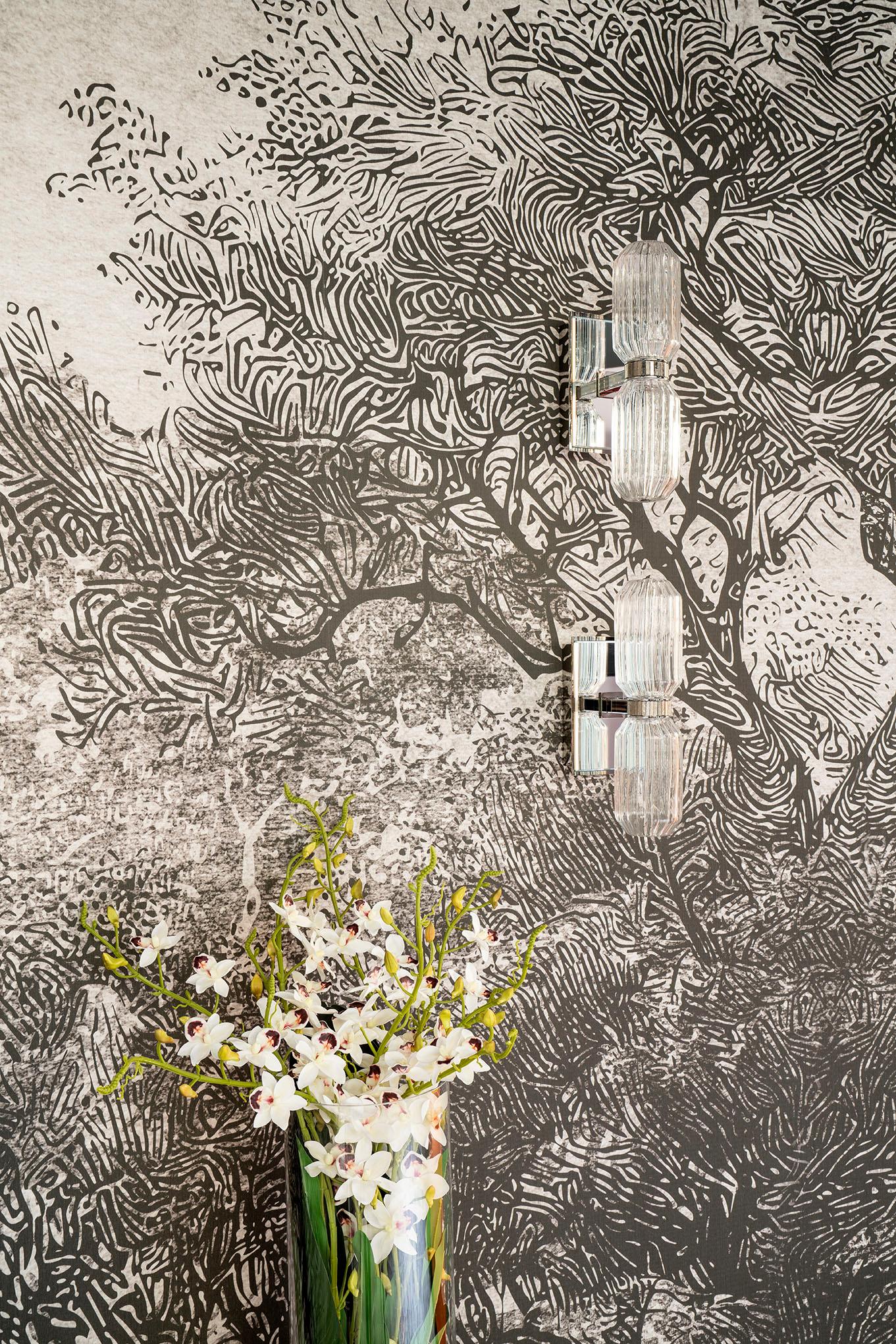 Modern Beautiful   Wall Light  Decorative Metal and Mosaic  Elements For Sale