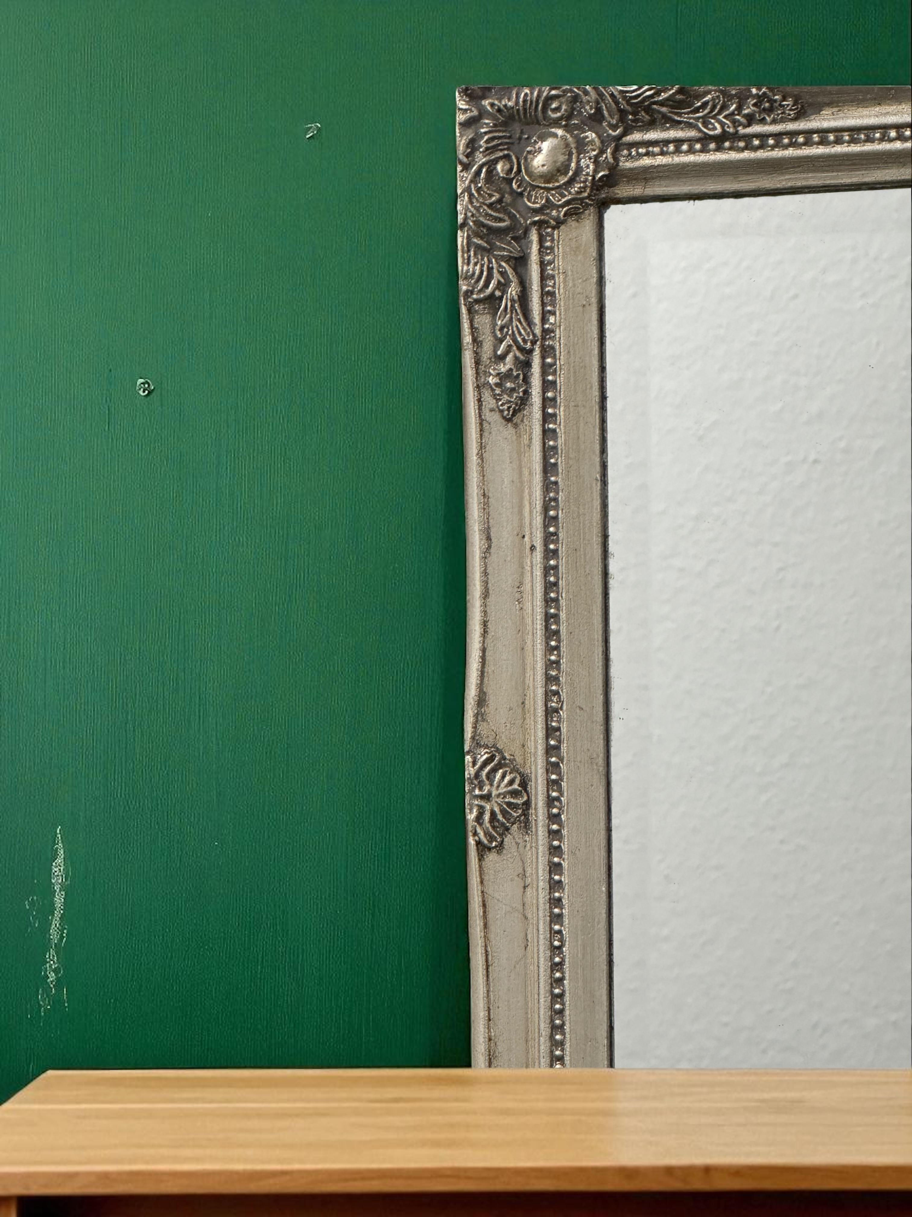 Beautiful Wall Mirror Silvered Wood Tole Toleware 1960s Italy For Sale 6