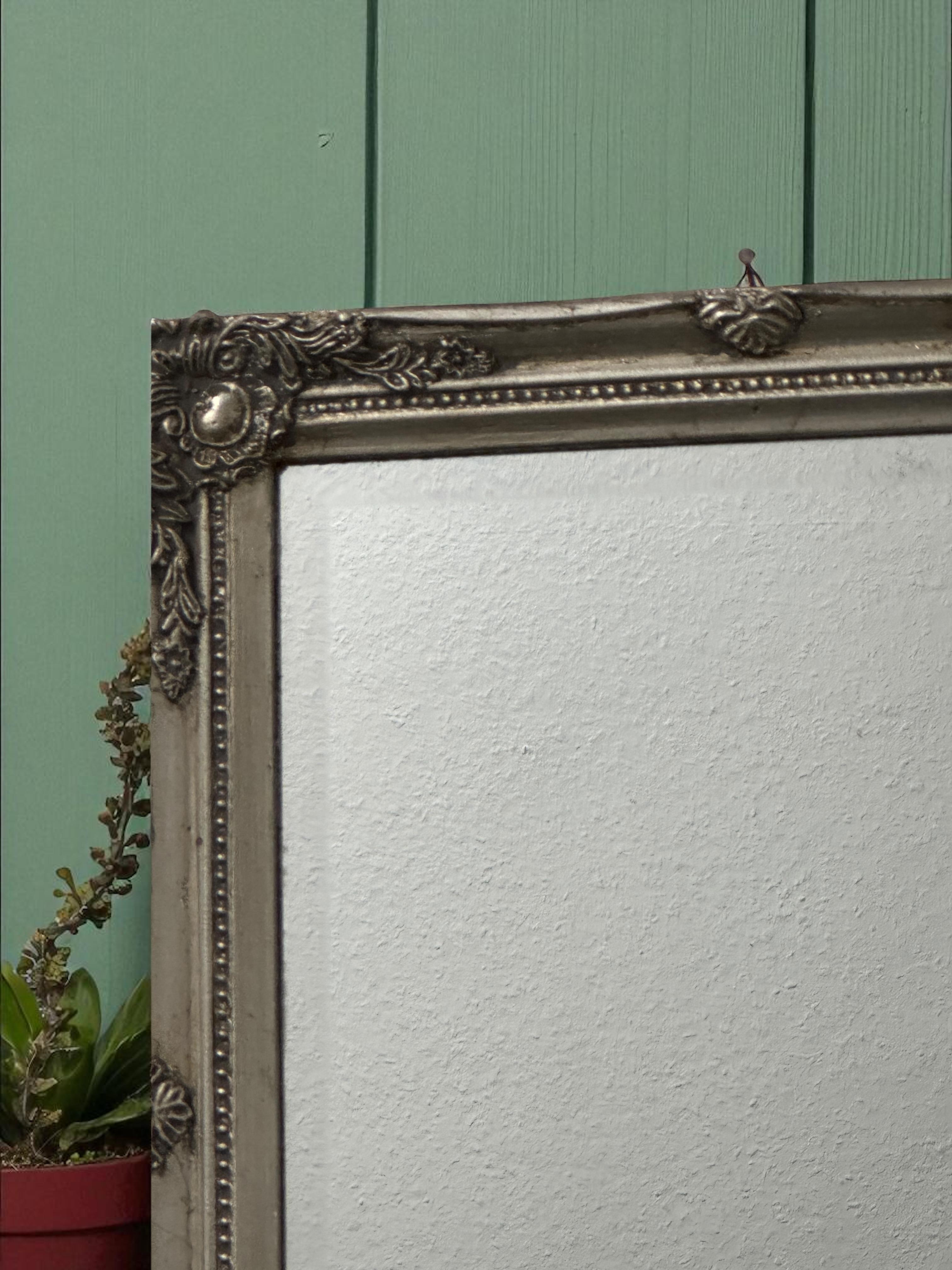 Beautiful Wall Mirror Silvered Wood Tole Toleware 1960s Italy For Sale 7