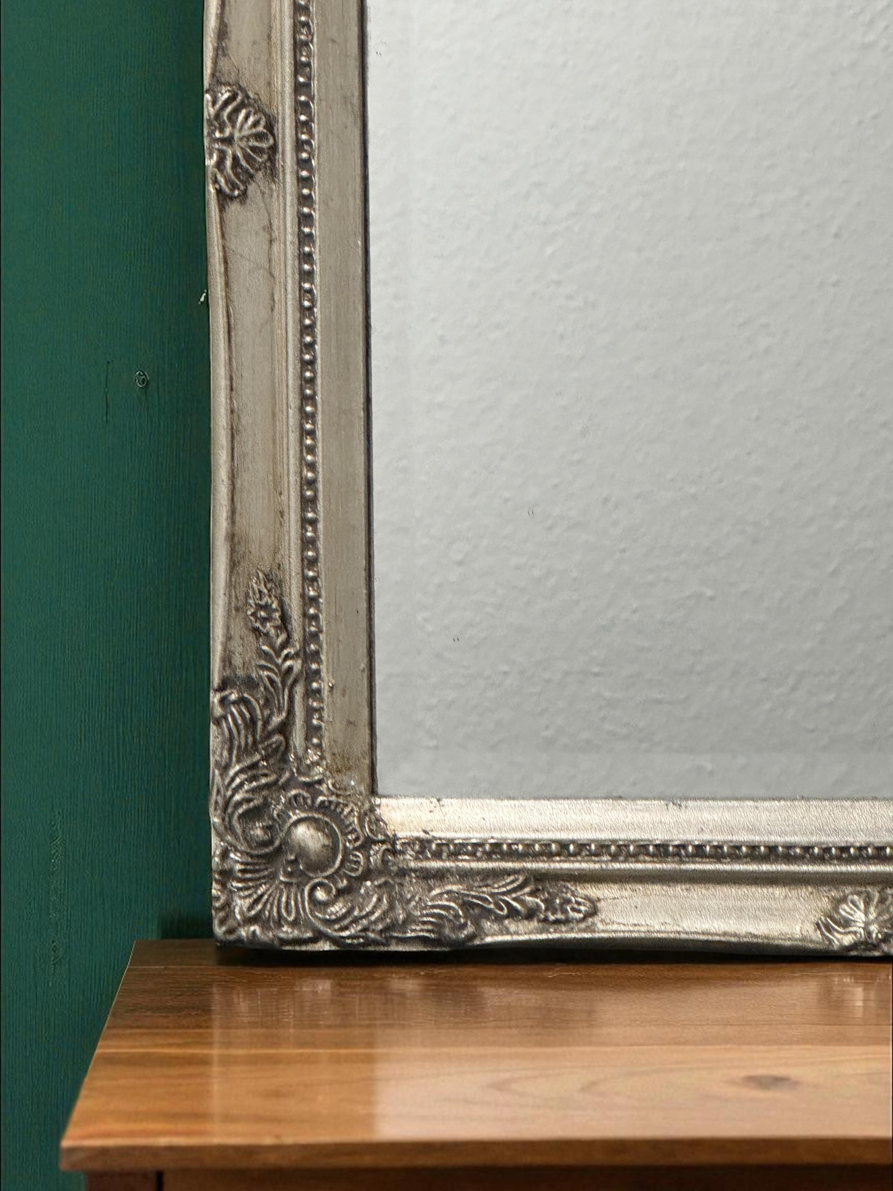 Beautiful Wall Mirror Silvered Wood Tole Toleware 1960s Italy For Sale 9