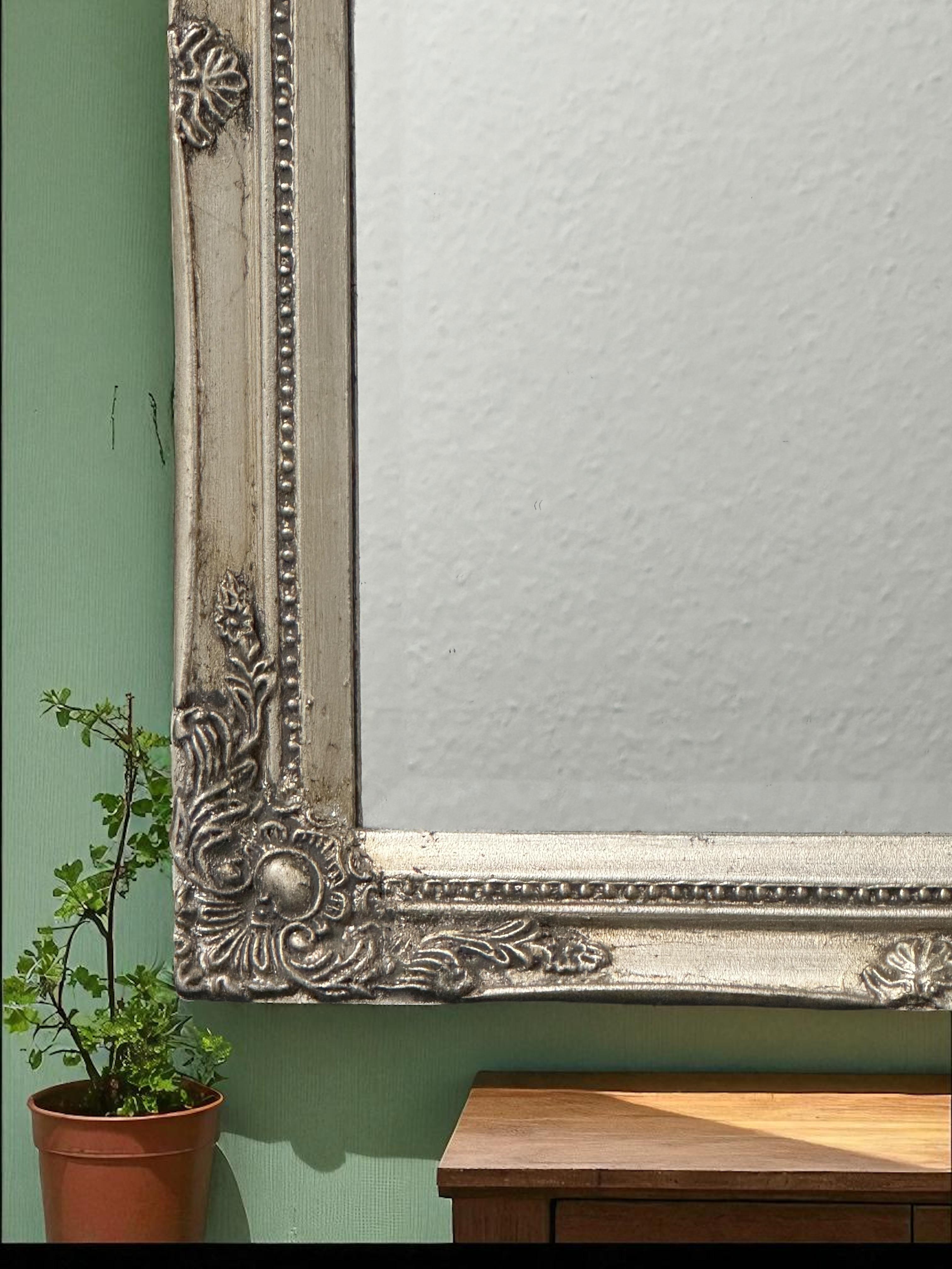 Beautiful Wall Mirror Silvered Wood Tole Toleware 1960s Italy For Sale 10