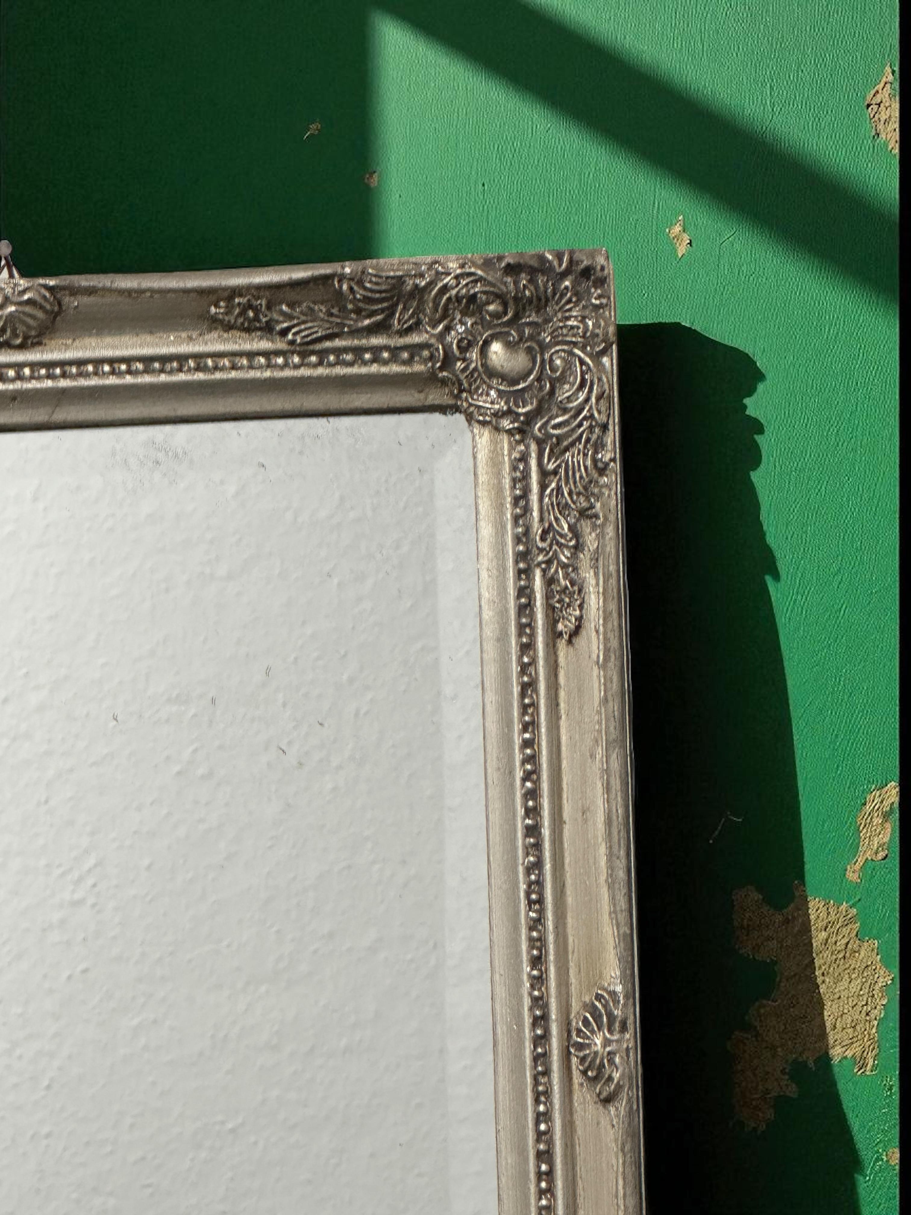 Beautiful Wall Mirror Silvered Wood Tole Toleware 1960s Italy For Sale 11