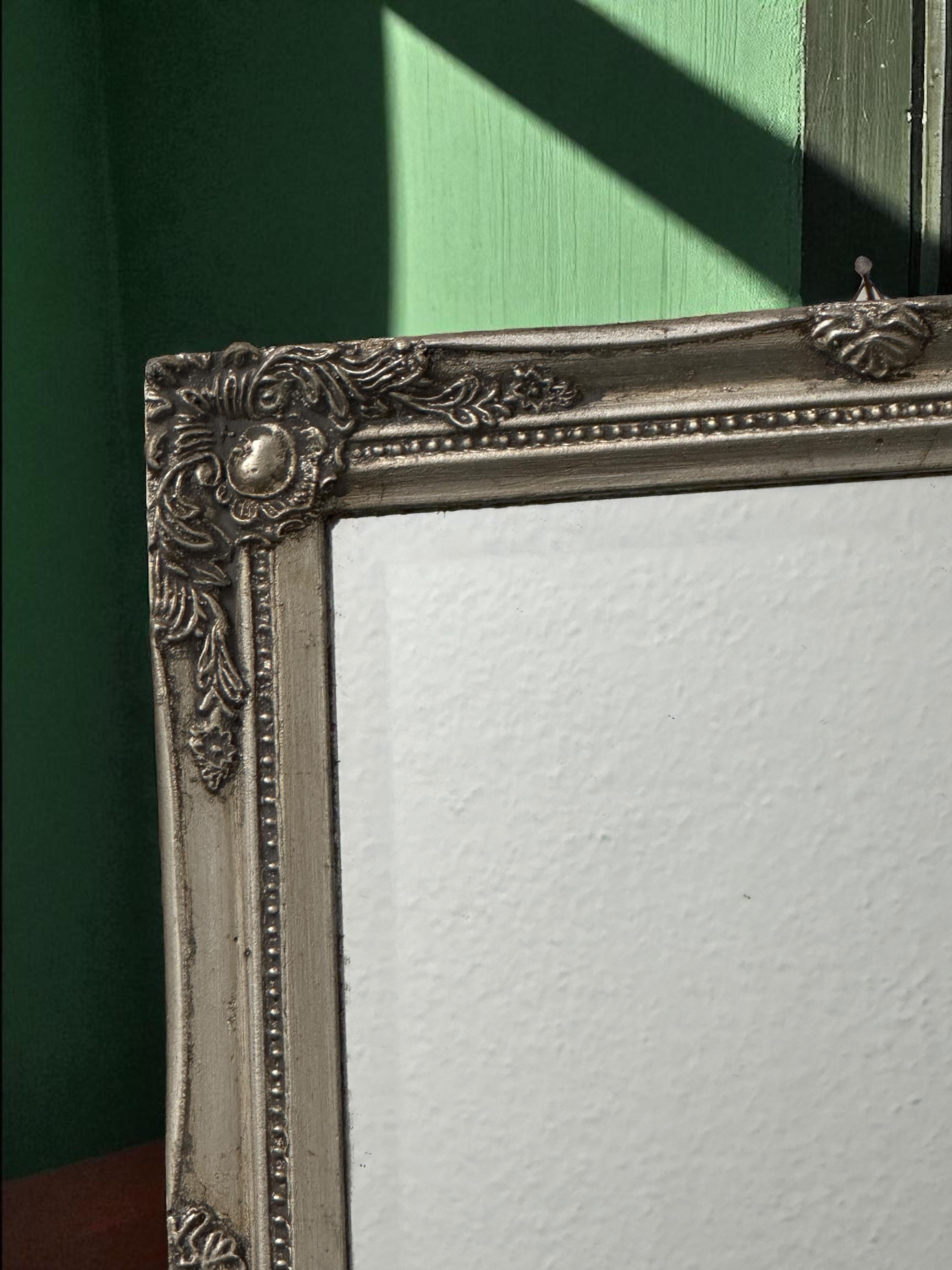 Beautiful Wall Mirror Silvered Wood Tole Toleware 1960s Italy For Sale 12