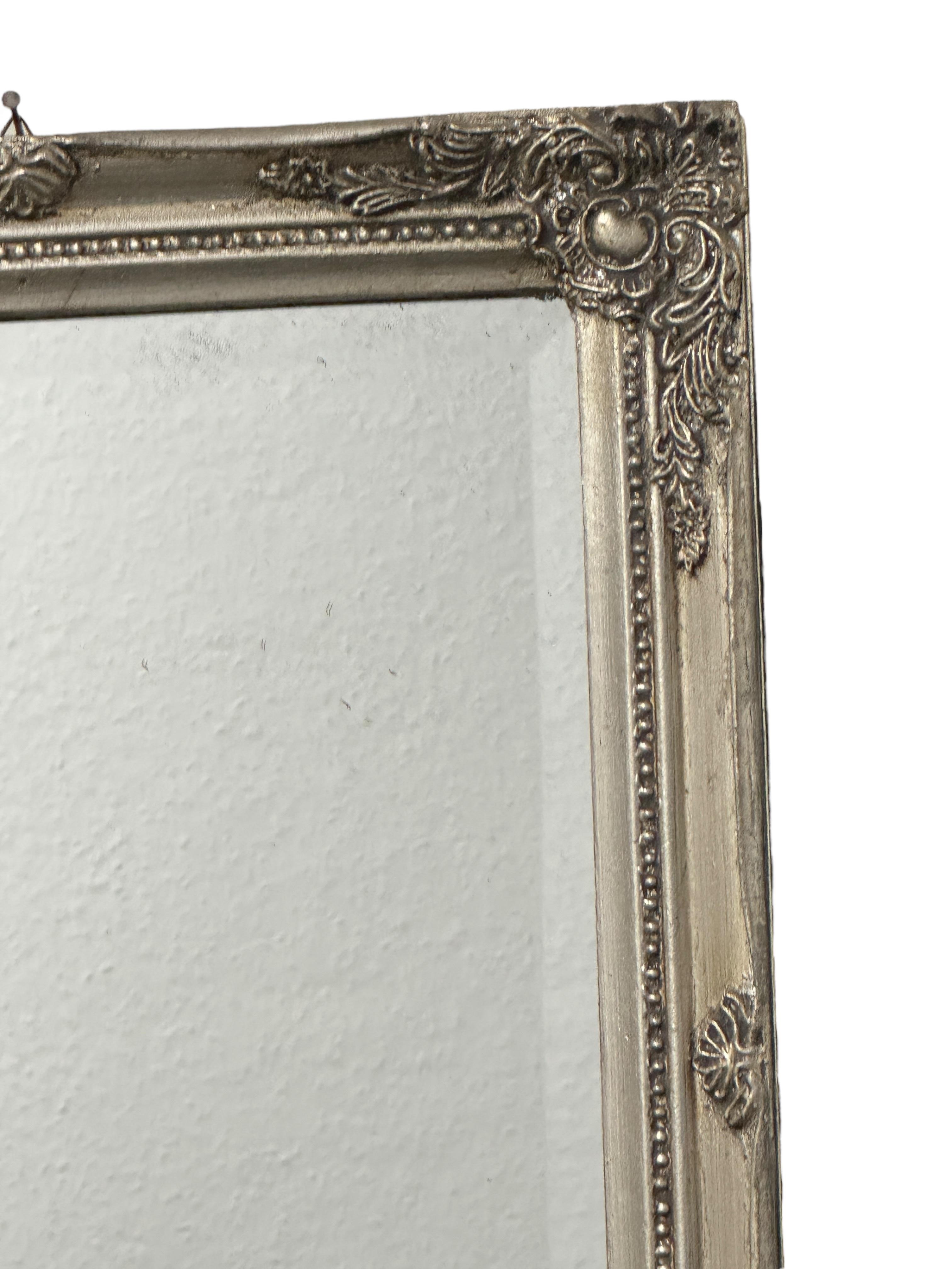 Beautiful Wall Mirror Silvered Wood Tole Toleware 1960s Italy In Good Condition For Sale In Nuernberg, DE