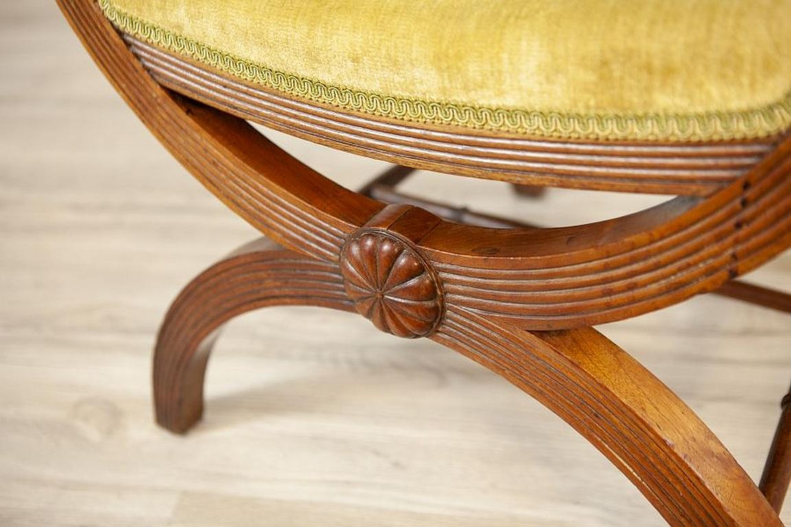Beautiful Walnut Armchair from the, Early 20th Century im Angebot 5