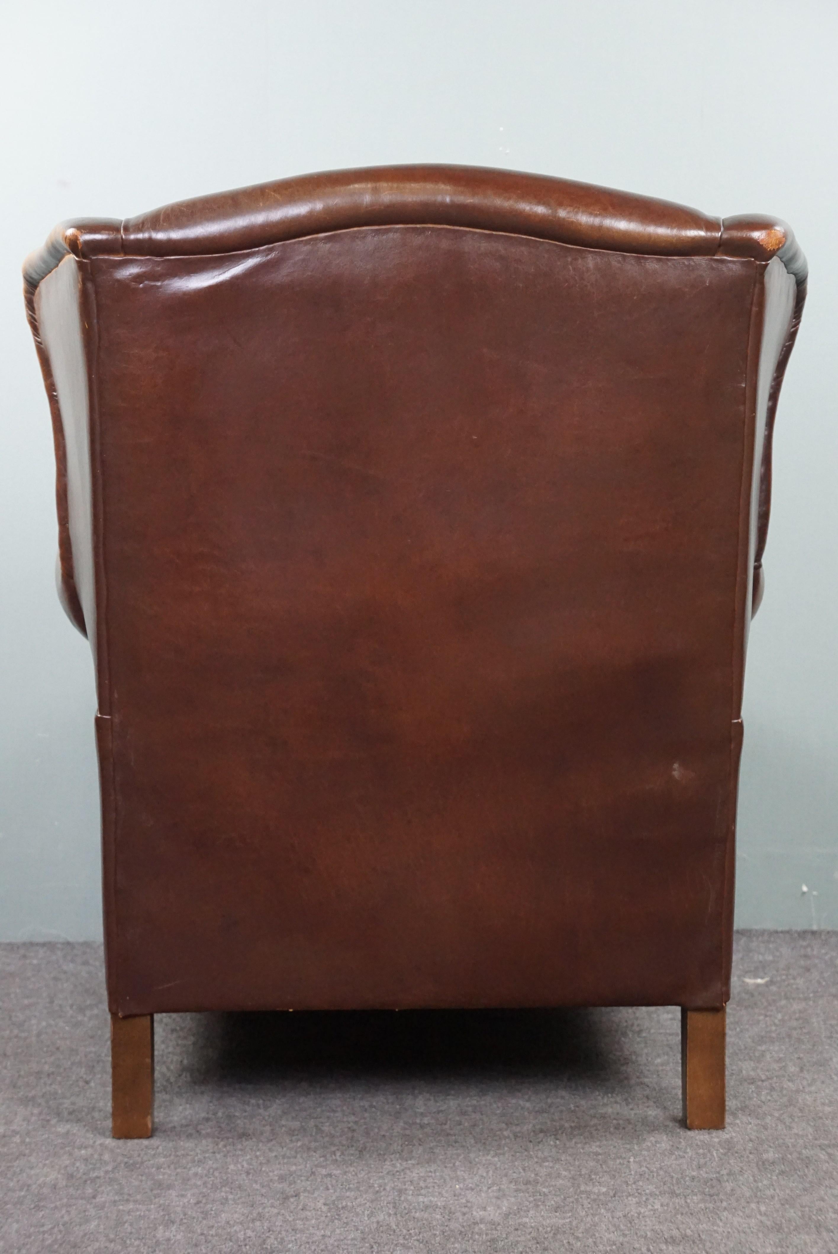 Beautiful warm-colored sheep leather wing chair In Good Condition For Sale In Harderwijk, NL
