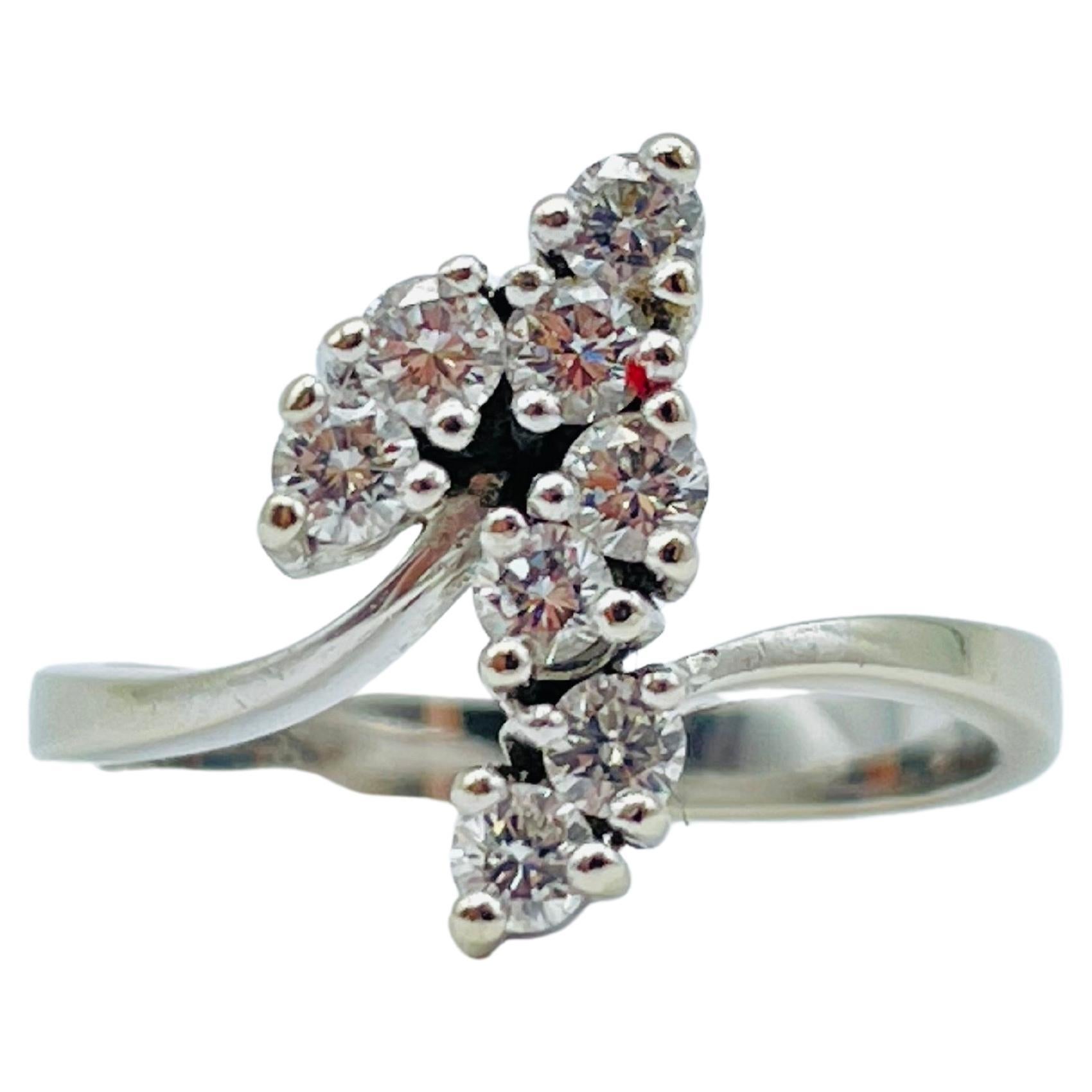 Beautiful white gold ring with small diamonds For Sale
