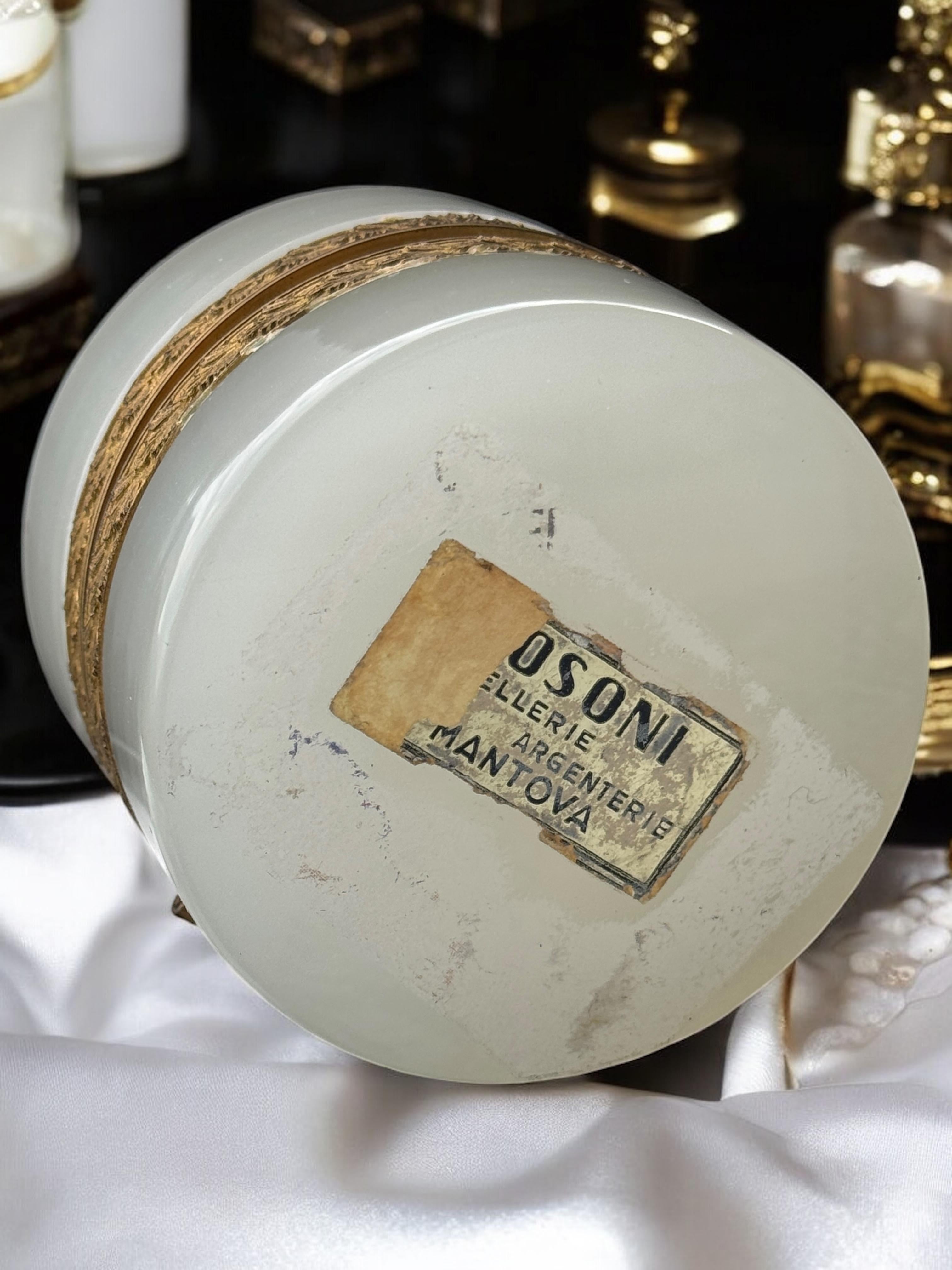 Schöne weiße Cenedese-Glasbox mit Bronzebeschlägen, Italien, 1930er Jahre 7