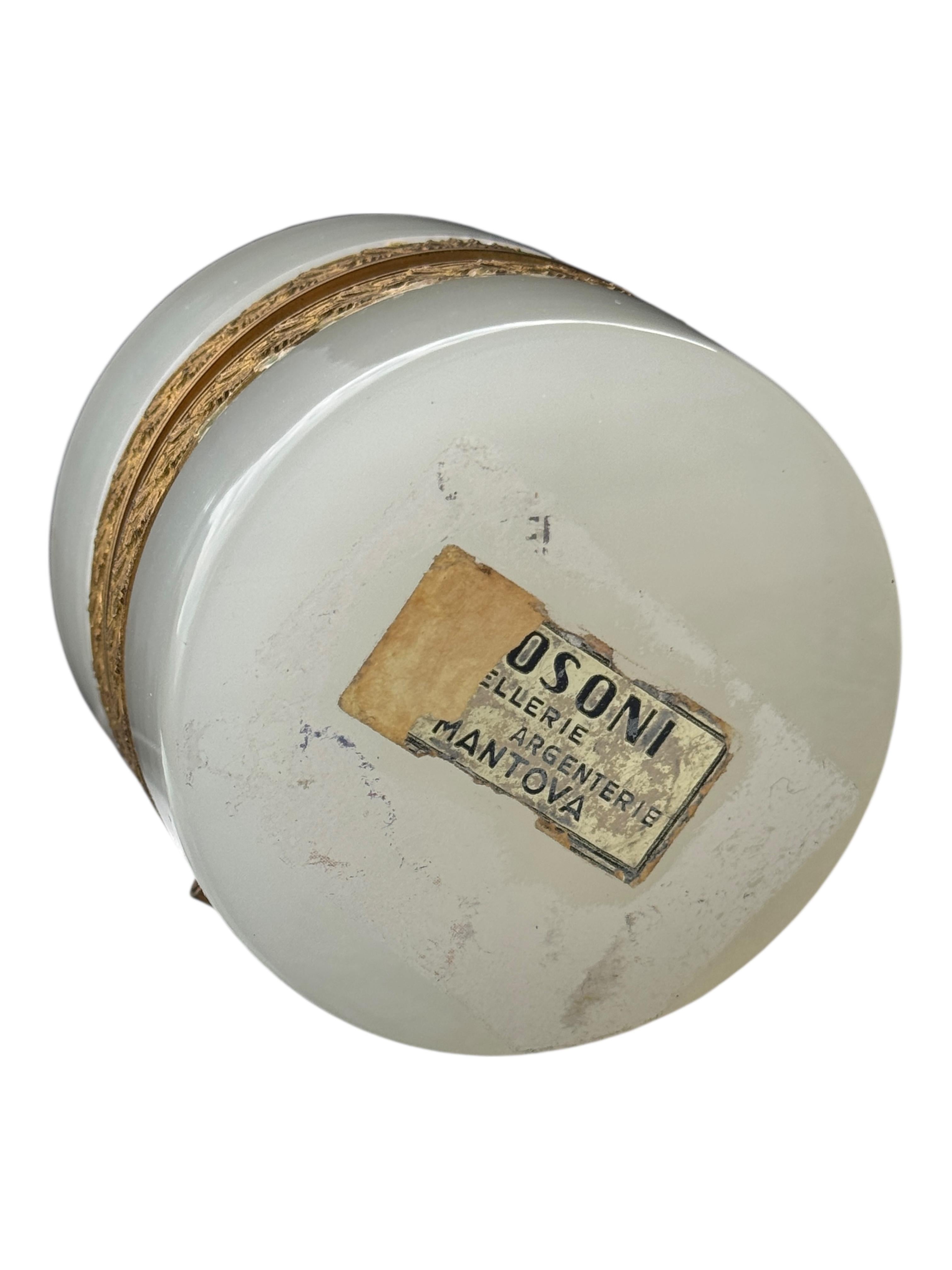 Schöne weiße Cenedese-Glasbox mit Bronzebeschlägen, Italien, 1930er Jahre (Mitte des 20. Jahrhunderts)
