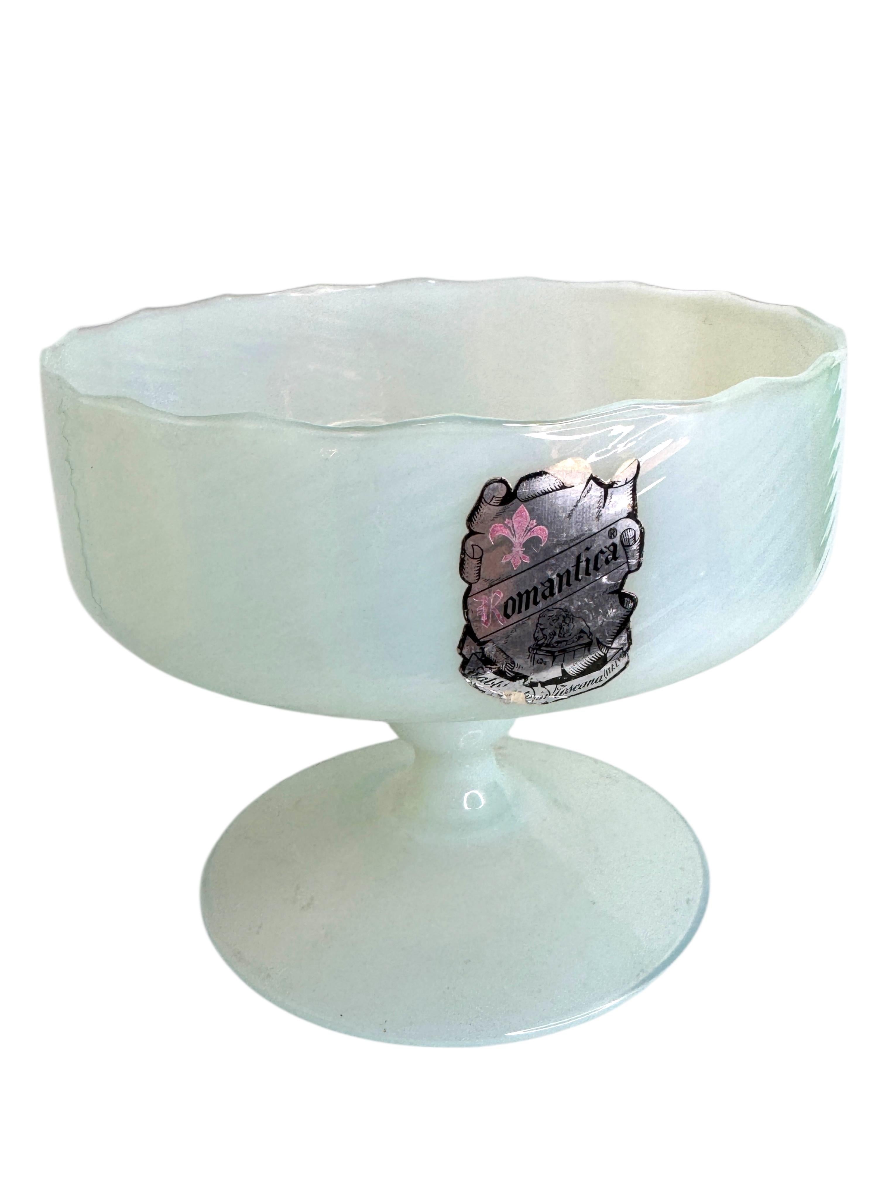 Magnifique coupe à compote en verre opalin blanc de style Cenedese, Italie, années 1950 en vente 3