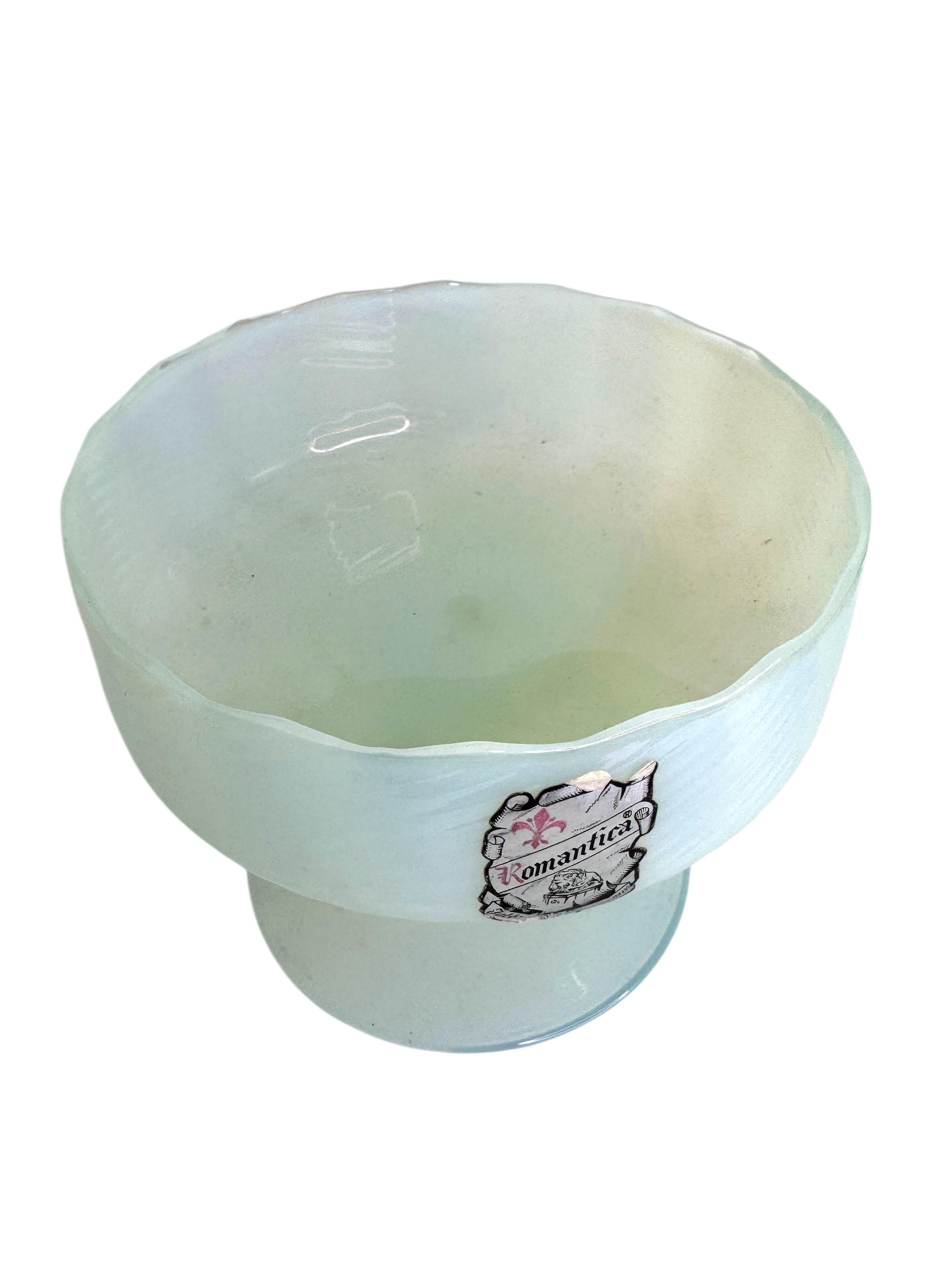 Magnifique coupe à compote en verre opalin blanc de style Cenedese, Italie, années 1950 en vente 4