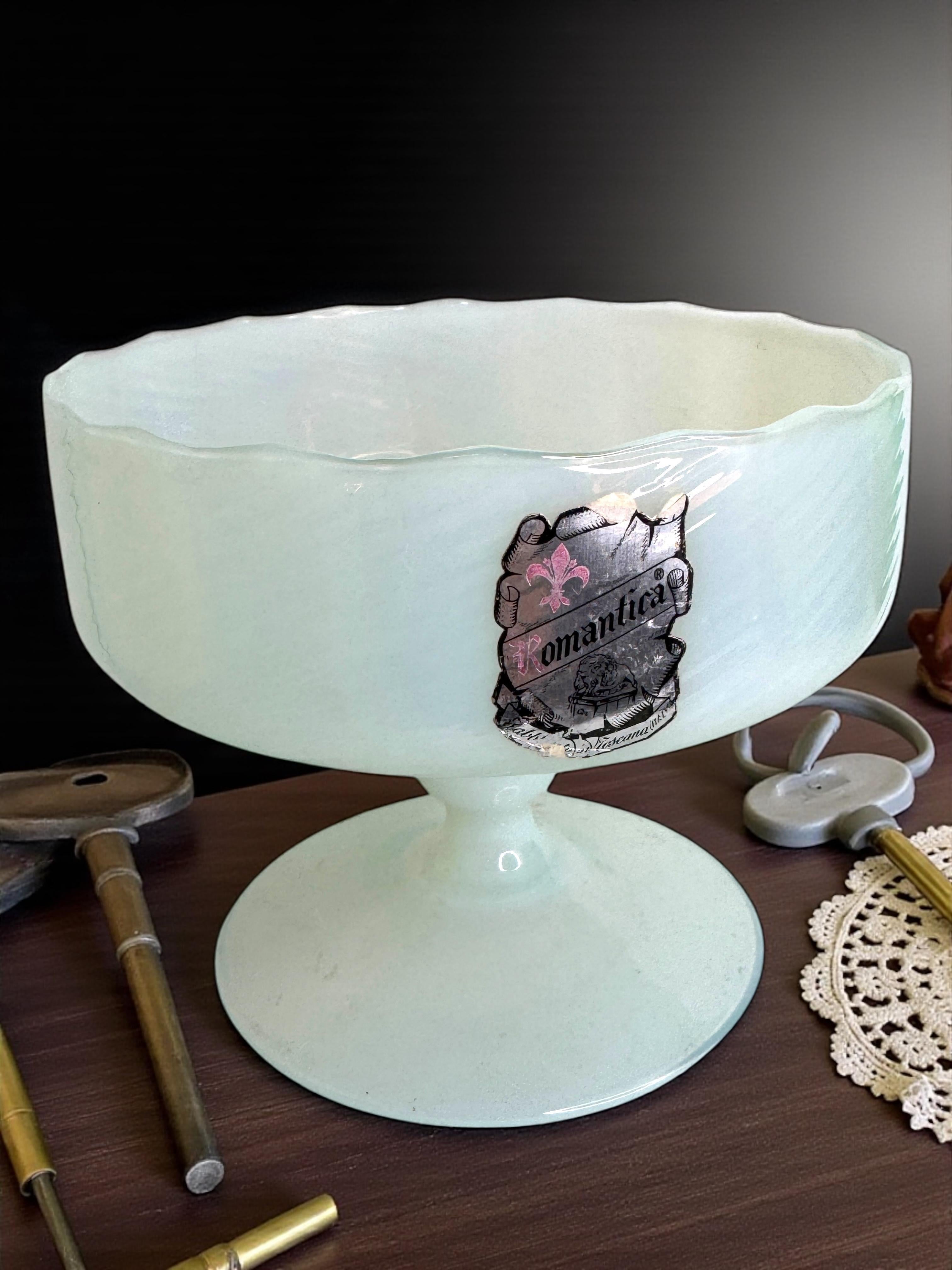 Magnifique coupe à compote en verre opalin blanc de style Cenedese, Italie, années 1950 en vente 11